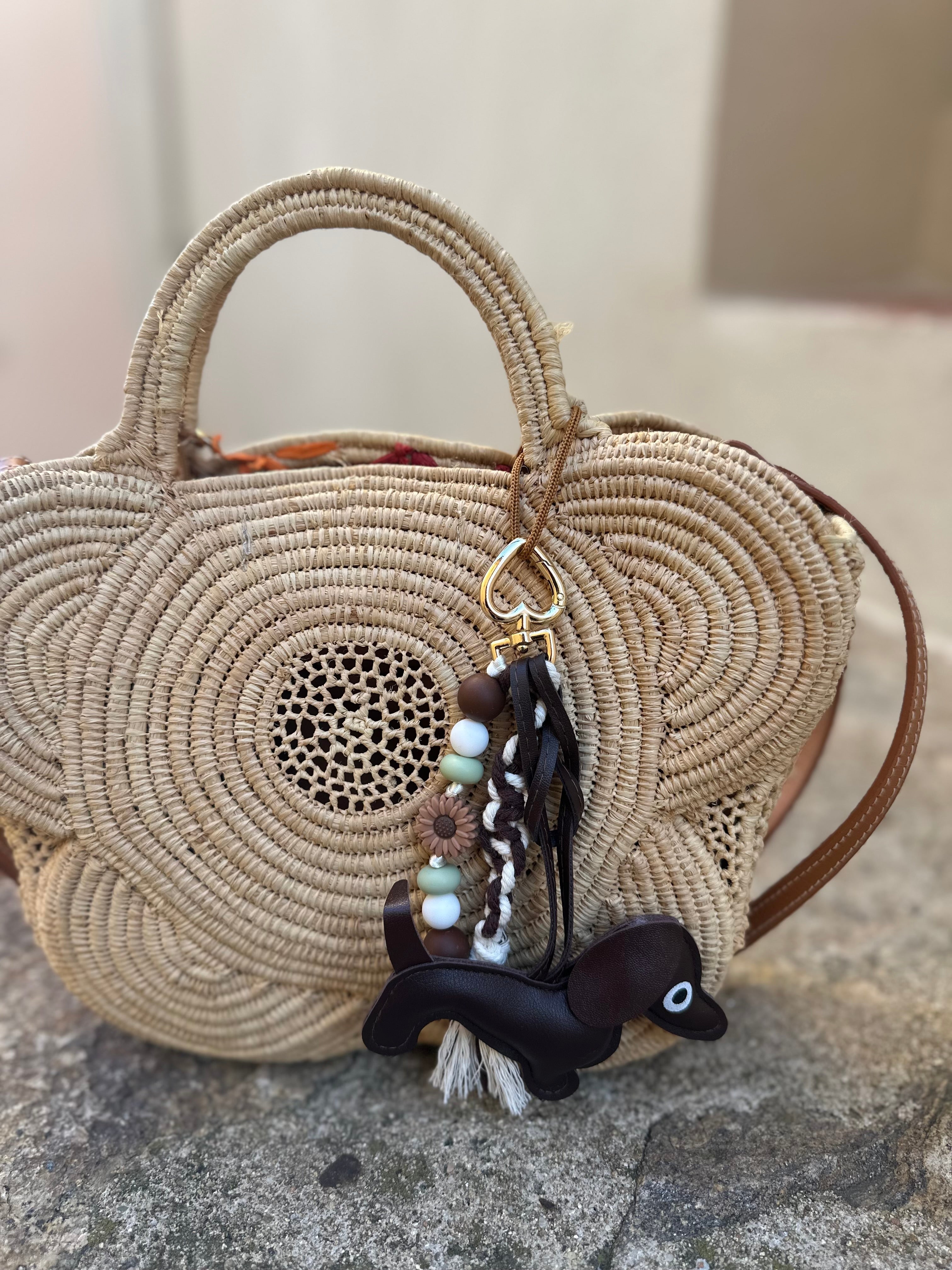 Le Grigri Teckel Marron & Vert Pistache- Atelier Aorée