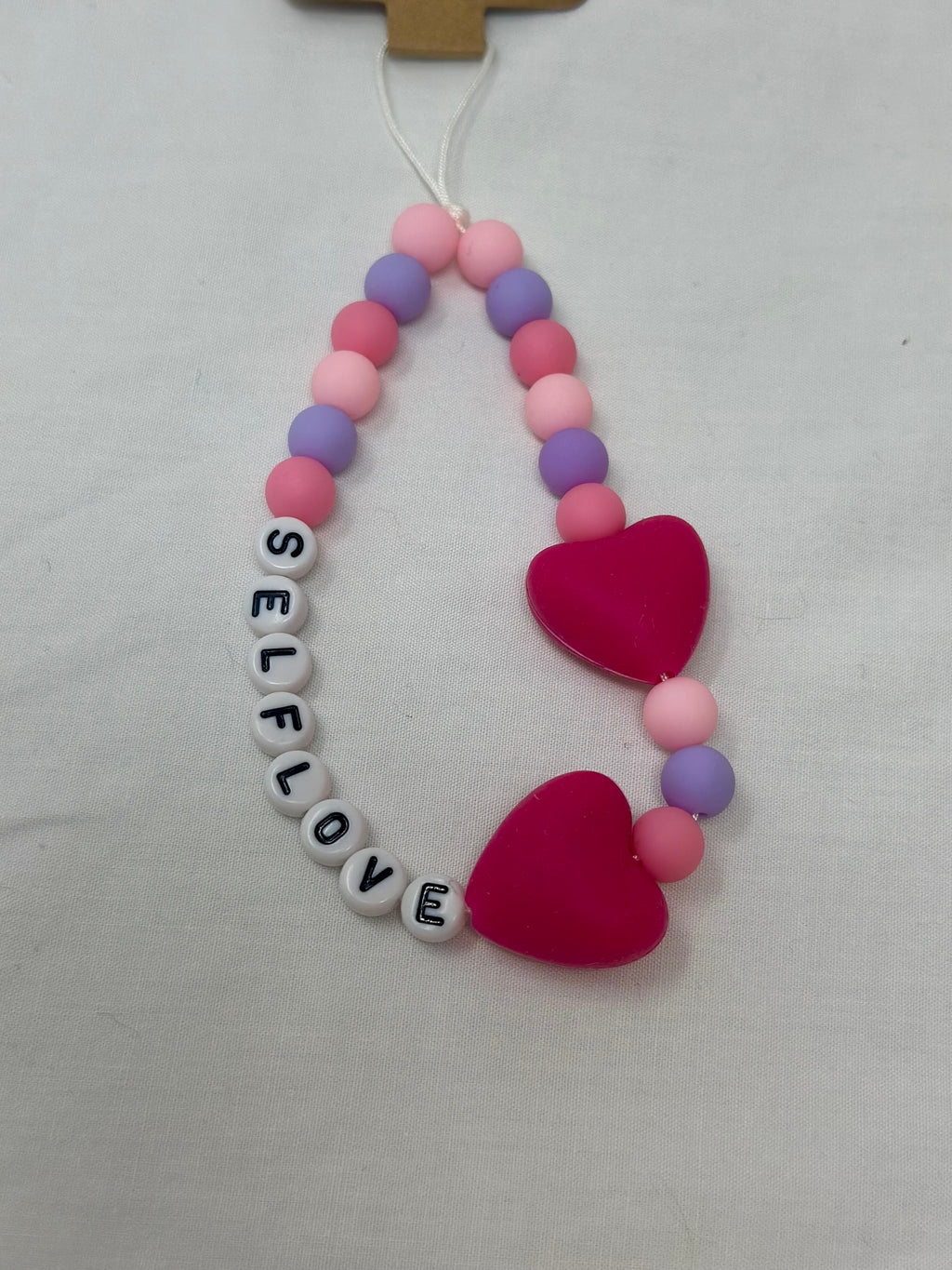 Bijou téléphone Selflove 14cm message inspirant perles roses Atelier Aorée
