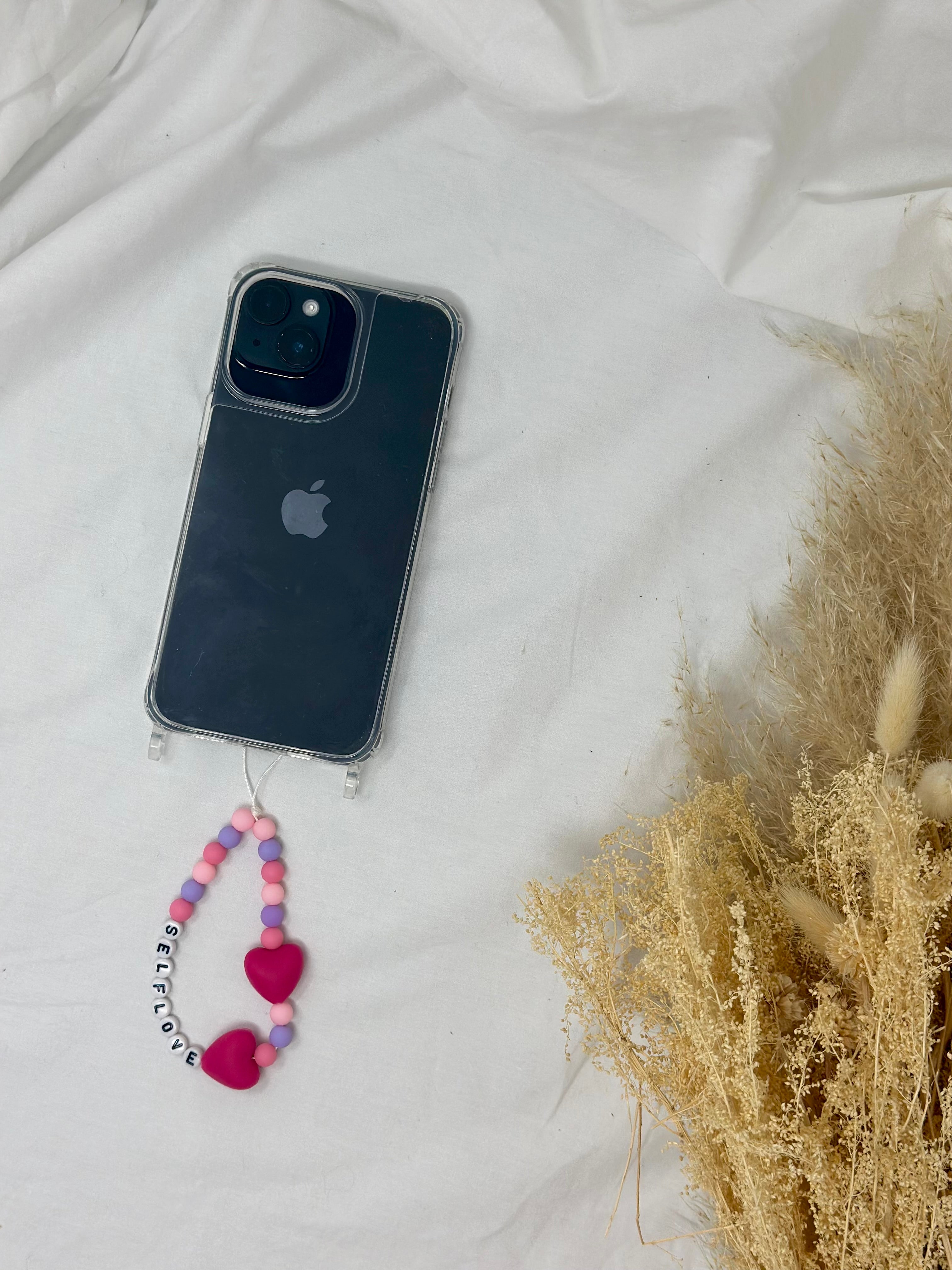 Bijou téléphone Selflove 14cm message inspirant perles roses Atelier Aorée
