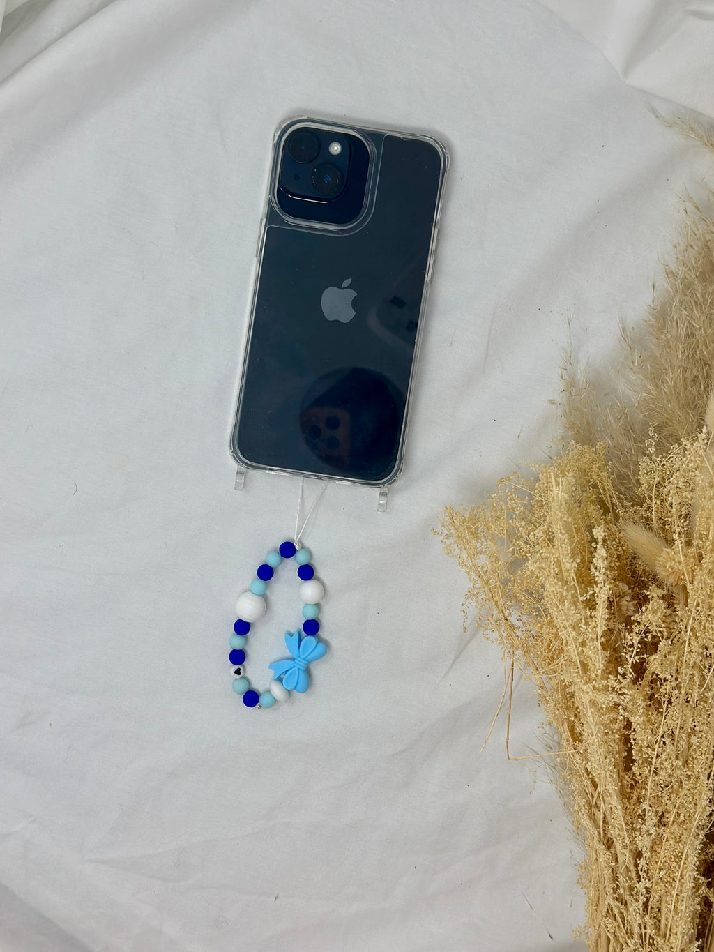 Bijou téléphone bleu 14cm nuances mer ciel perles marines Atelier Aorée
