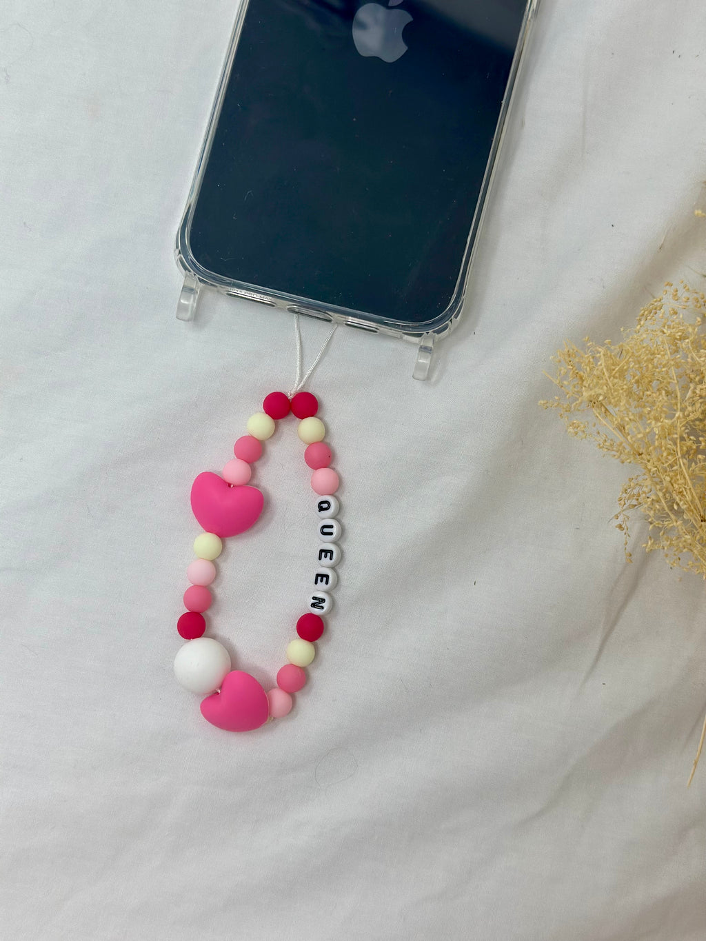 Bijou téléphone Queen 13cm perles dorées royales couronne Atelier Aorée
