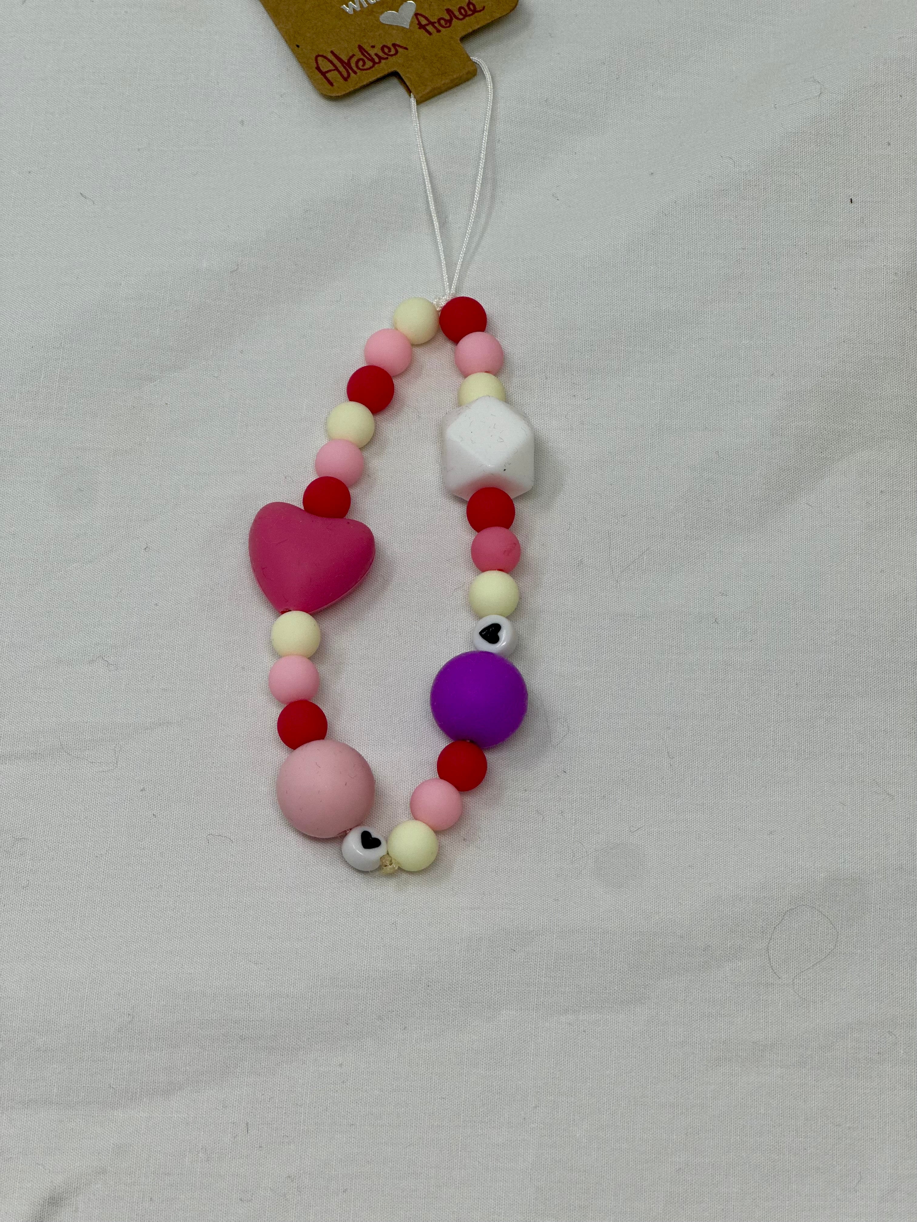 Bijou téléphone amour 16cm perles roses romantiques coeur Atelier Aorée
