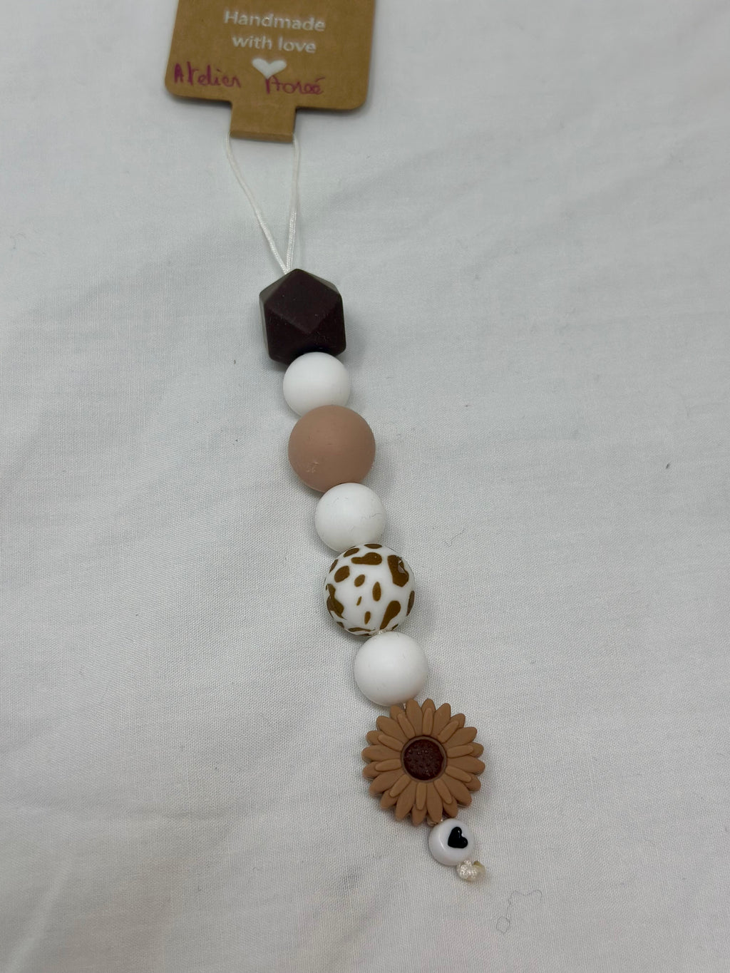 Bijou téléphone léopard 16cm tendance animal print perles fauves Atelier Aorée
