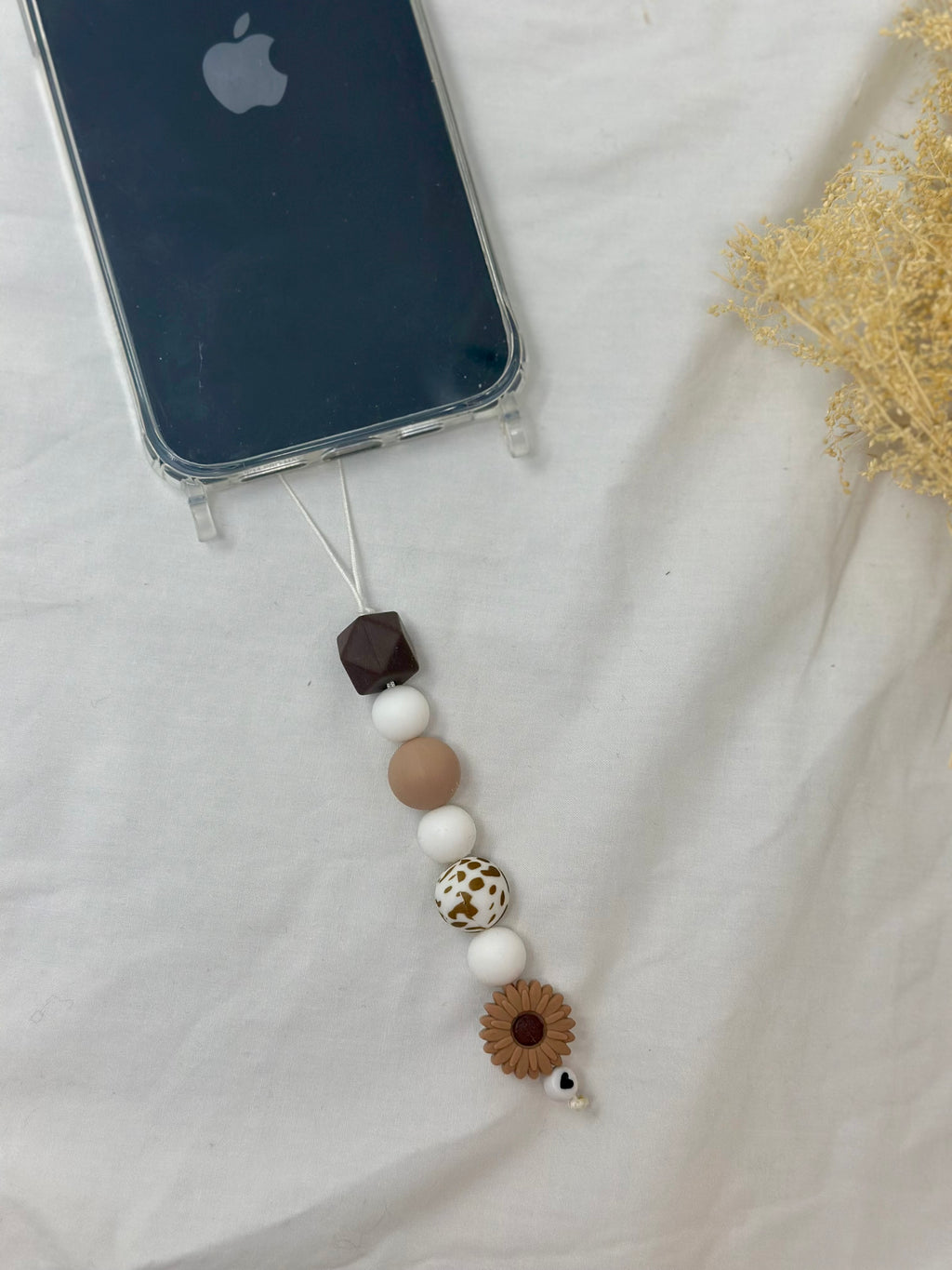 Bijou téléphone léopard 16cm tendance animal print perles fauves Atelier Aorée
