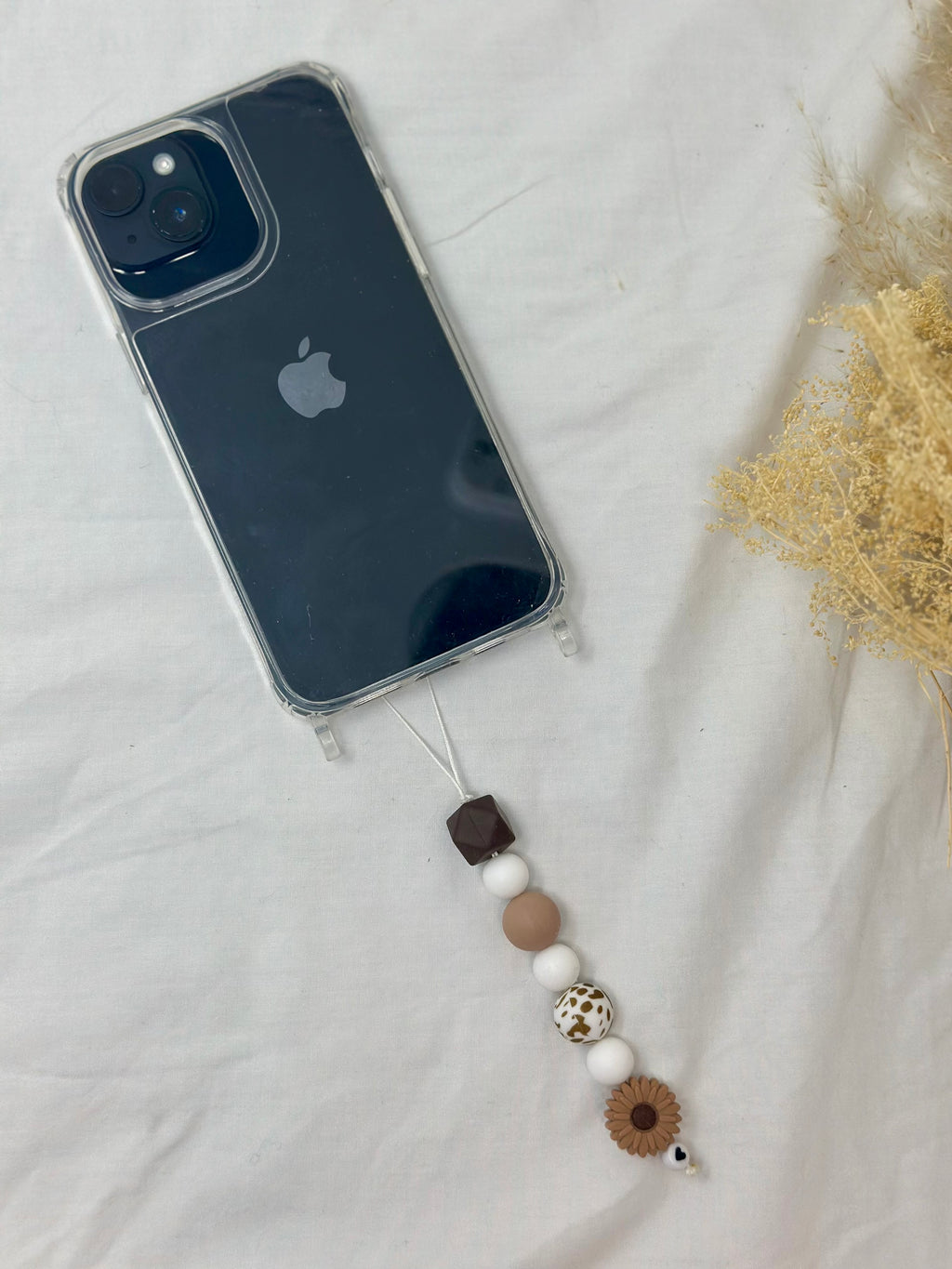 Bijou téléphone léopard 16cm tendance animal print perles fauves Atelier Aorée
