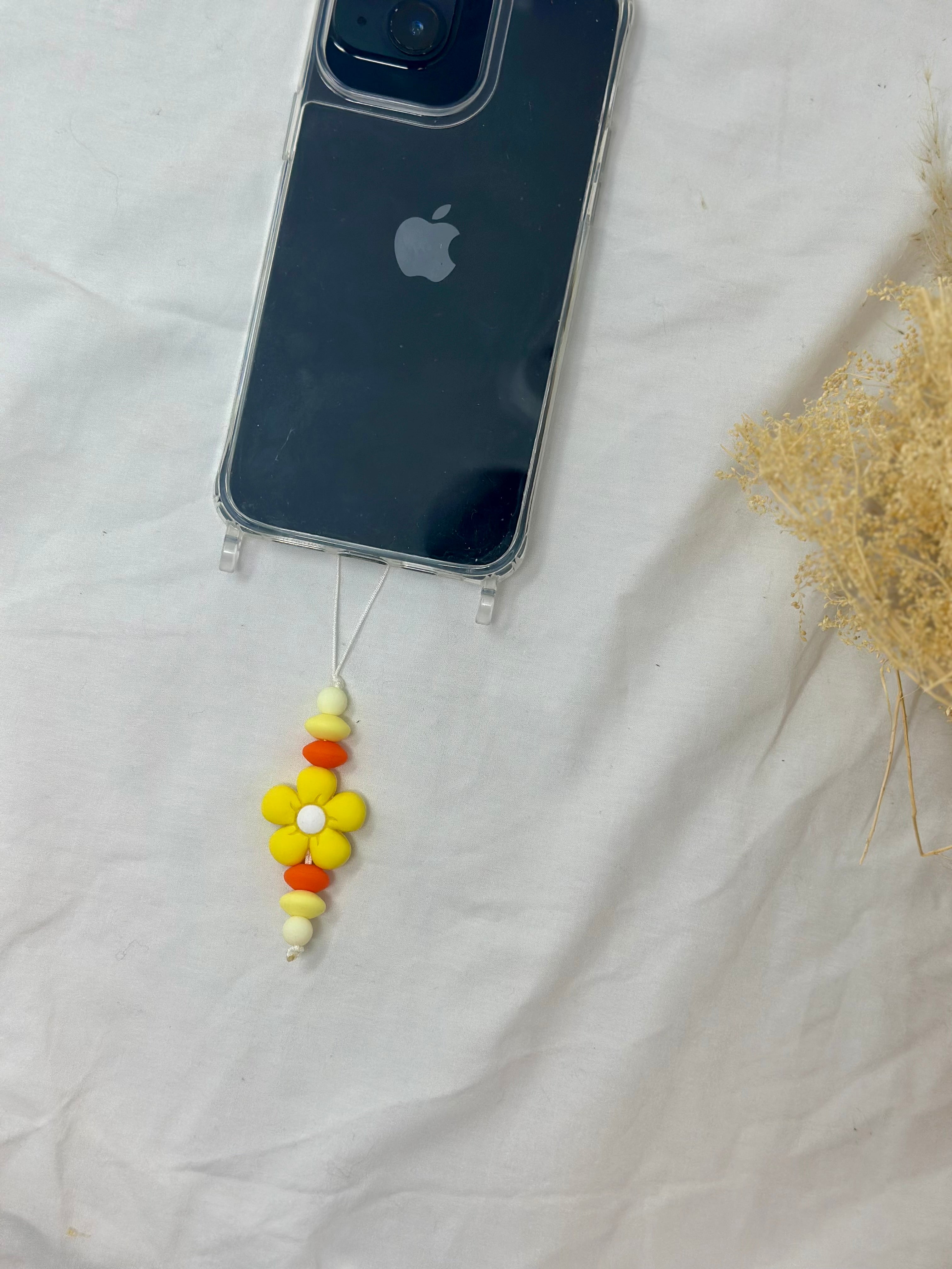 Bijou téléphone yellow 13cm solaire énergie positive perles jaunes Atelier Aorée
