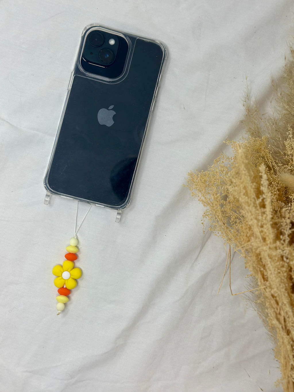 Bijou téléphone yellow 13cm solaire énergie positive perles jaunes Atelier Aorée
