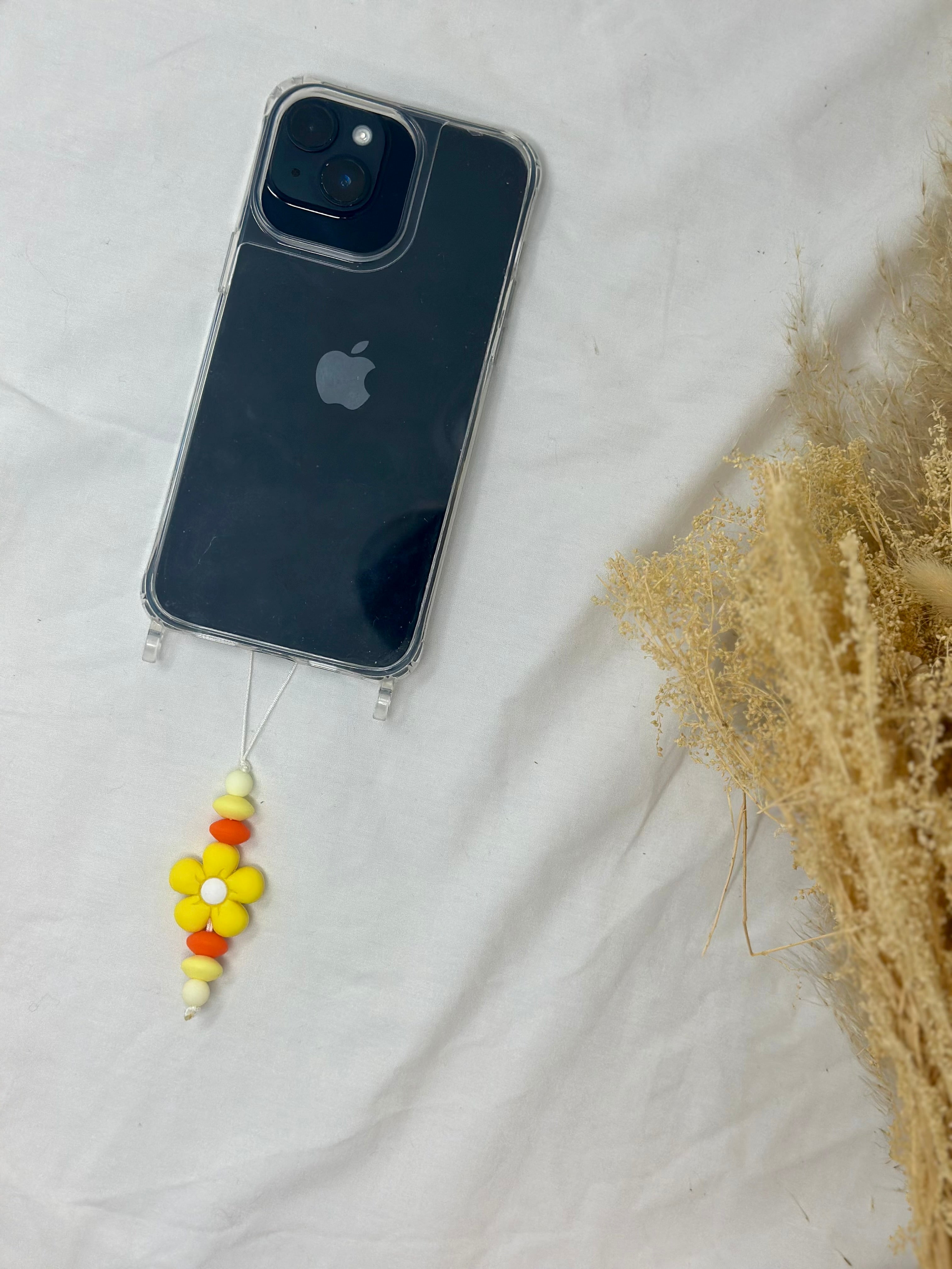 Bijou téléphone yellow 13cm solaire énergie positive perles jaunes Atelier Aorée
