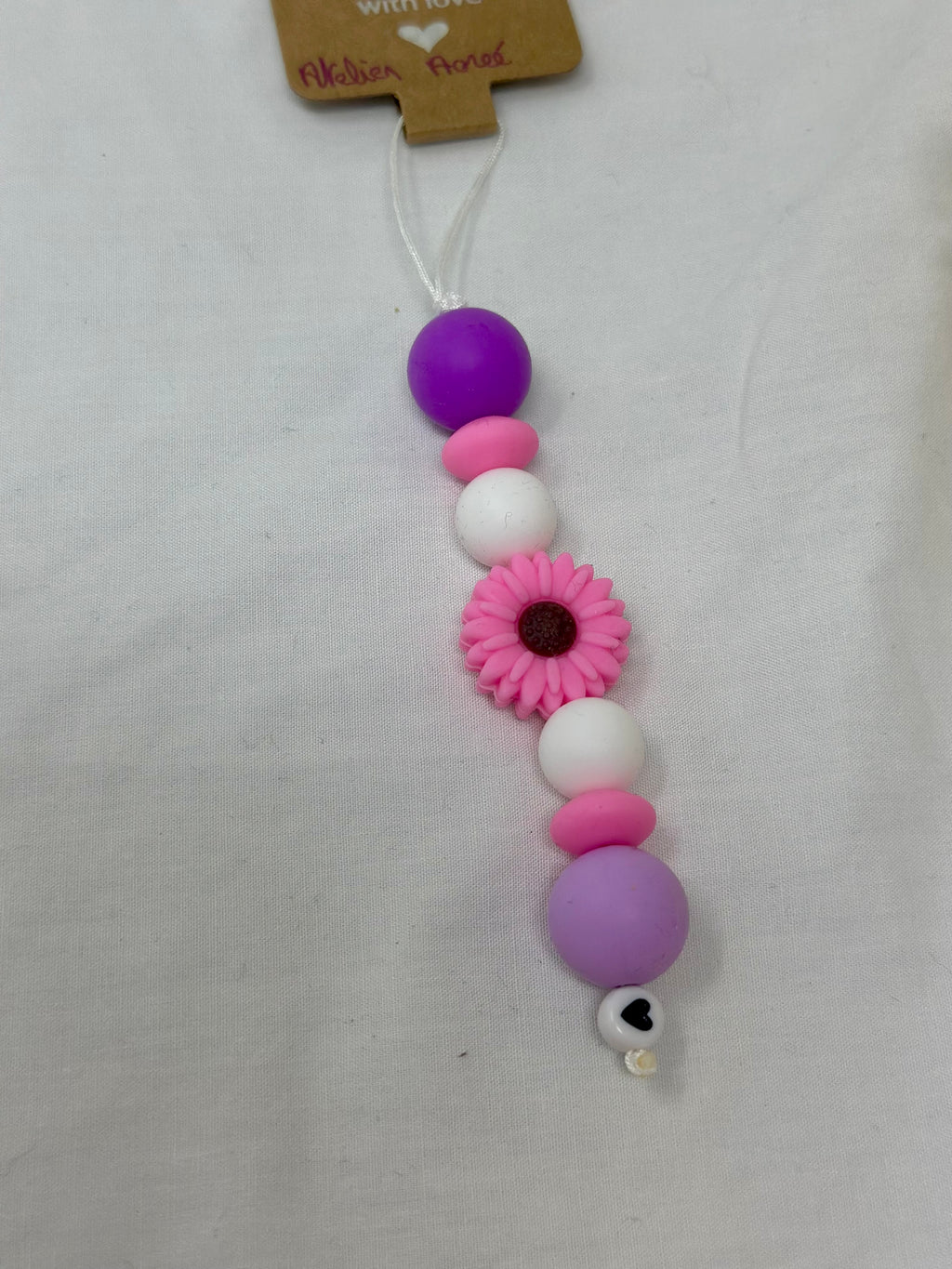 Bijou téléphone rose 14cm bouquet romantique perles florales Atelier Aorée
