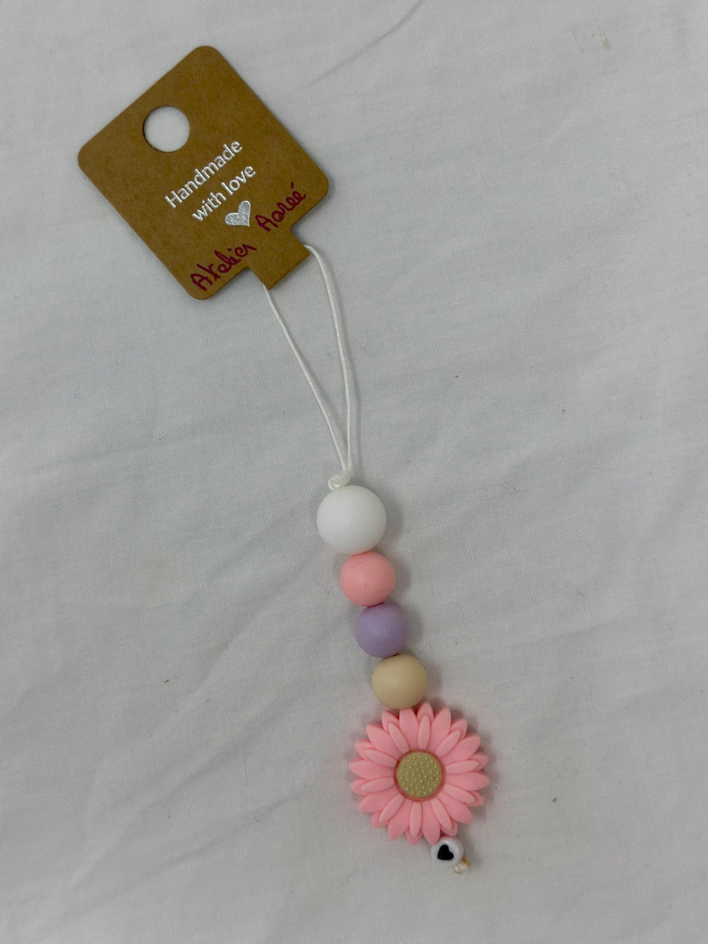 Bijou téléphone romanesque 15cm grande fleur rose perles tendres Atelier Aorée
