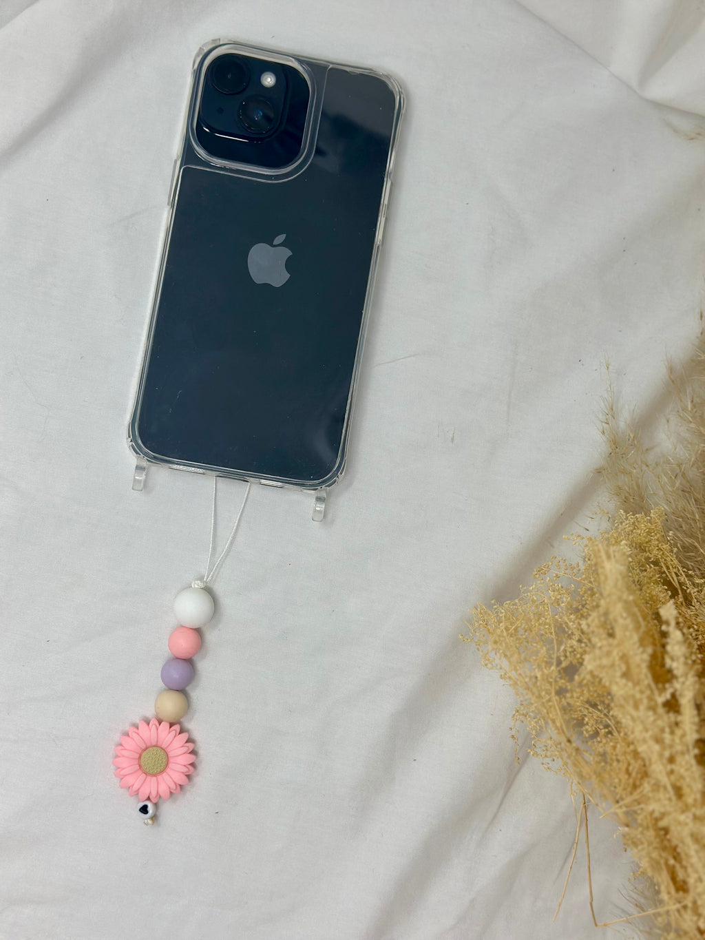 Bijou téléphone romanesque 15cm grande fleur rose perles tendres Atelier Aorée
