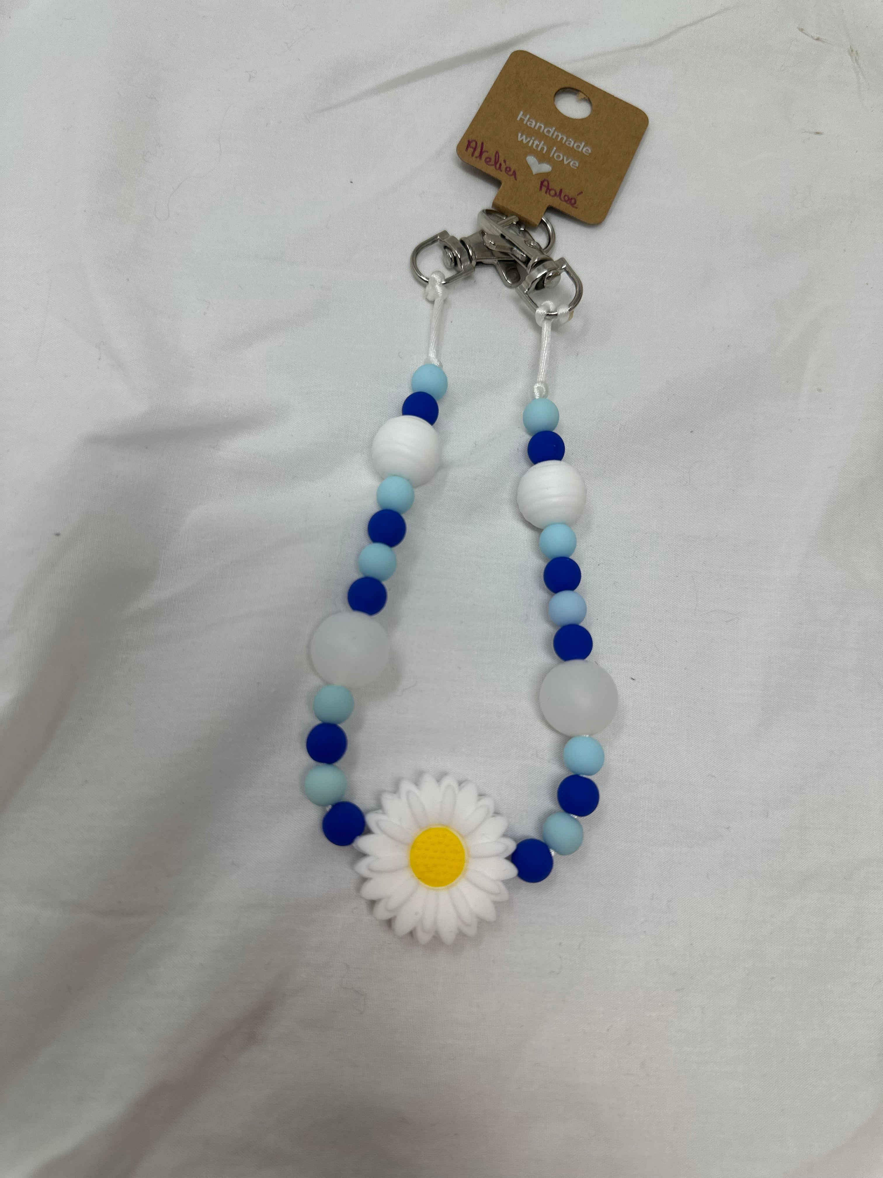 Bijou chaîne téléphone bleu ciel 36cm perles azur sérénité Atelier Aorée
