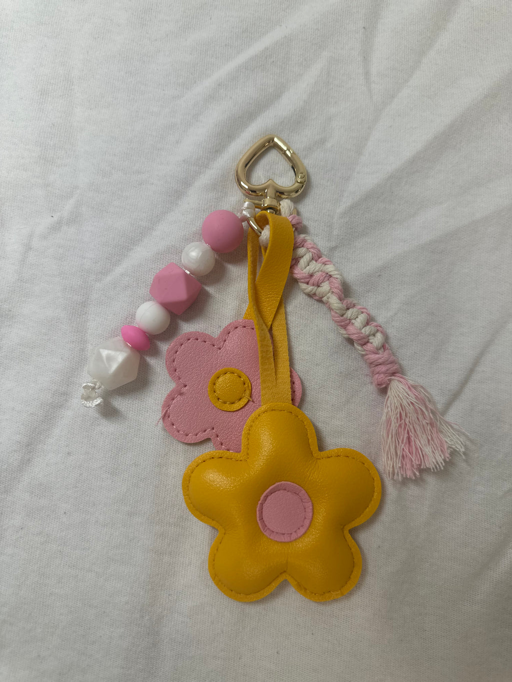 Le Grigri Fleur rose & jaune - Atelier Aorée