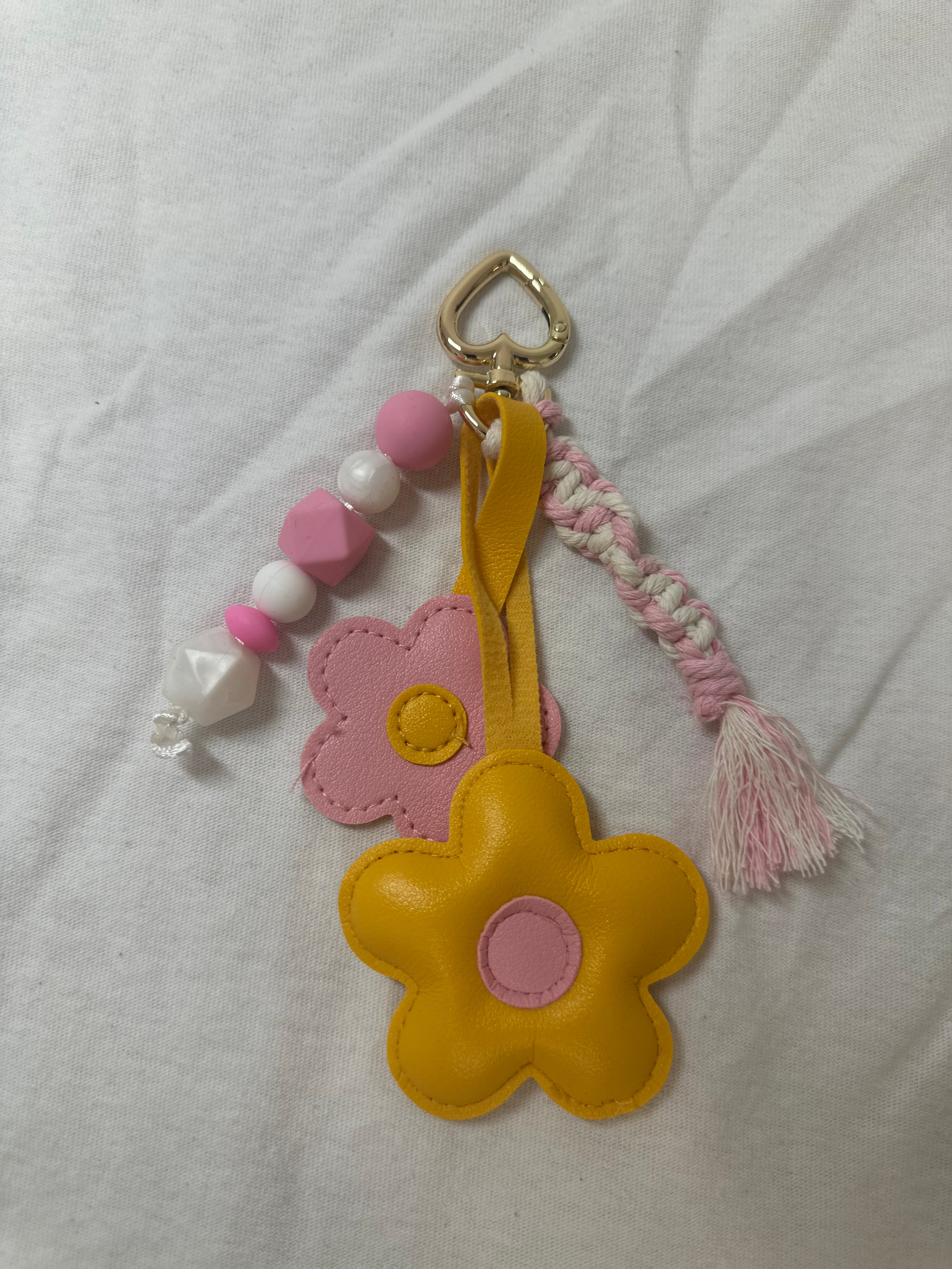 Le Grigri Fleur rose & jaune - Atelier Aorée