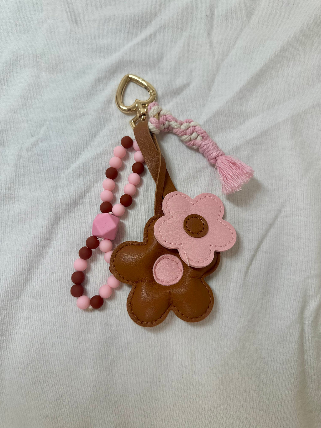 Le Grigri Fleur rose & chocolat -Atelier Aorée