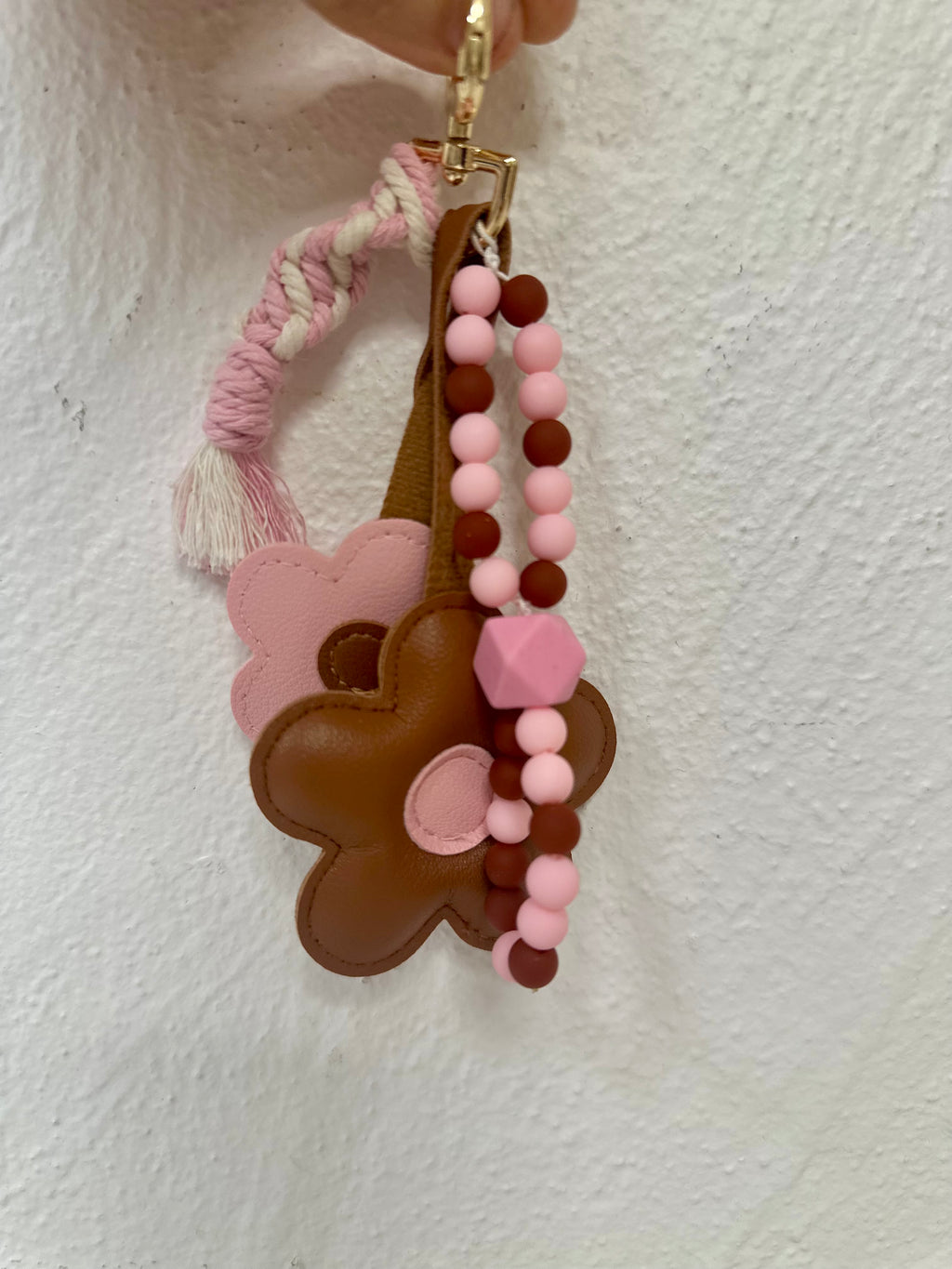 Le Grigri Fleur rose & chocolat -Atelier Aorée