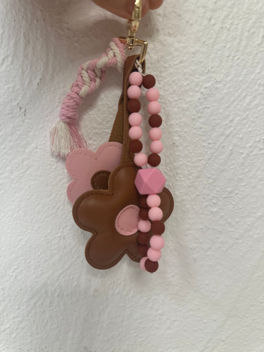 Le Grigri Fleur rose & chocolat -Atelier Aorée