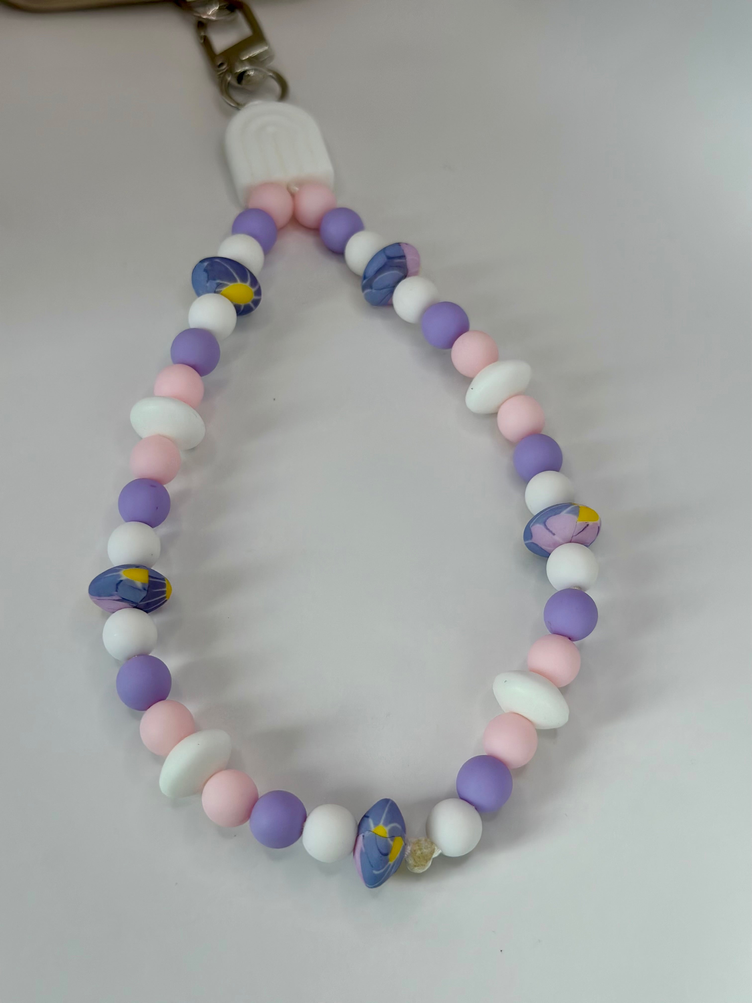 Bijou chaîne poignet perles tendres mousquetons argentés 