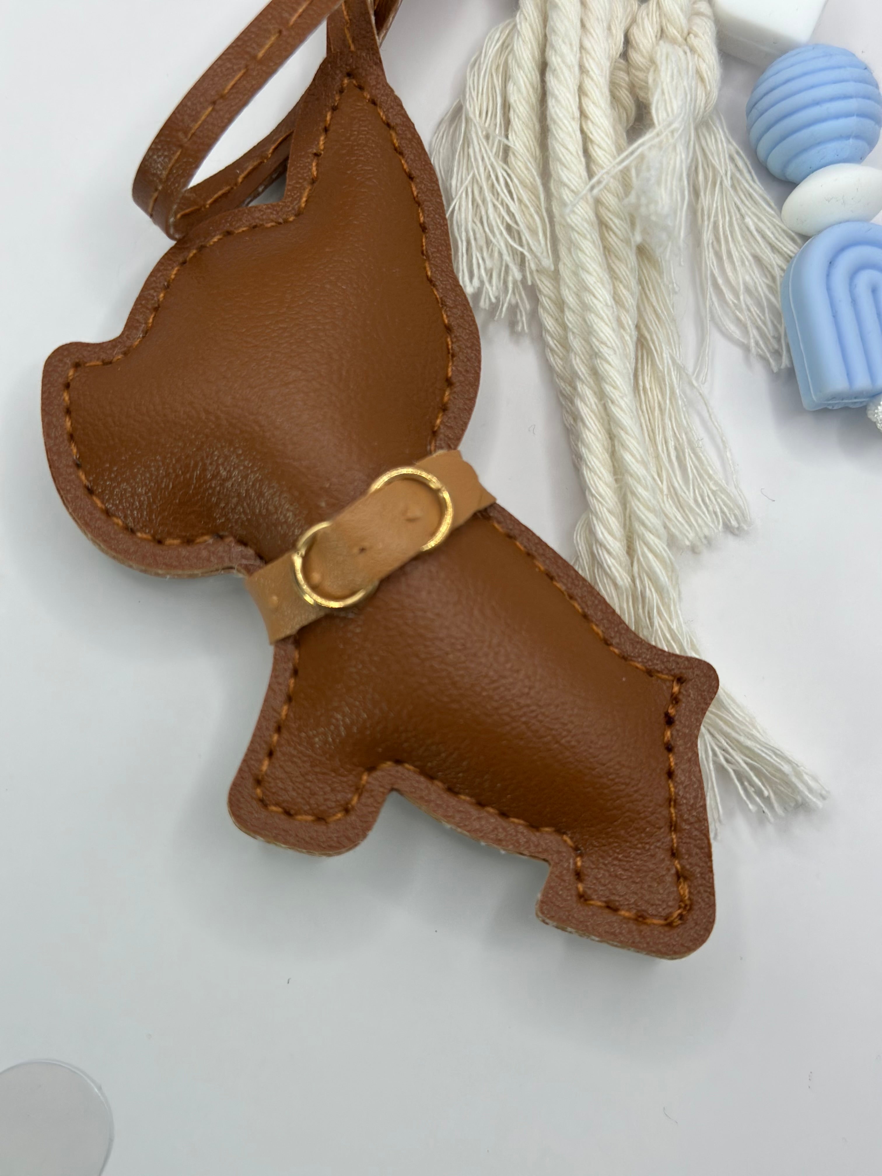 Détail grigri artisanal Boubou couleurs apaisantes fait main France 