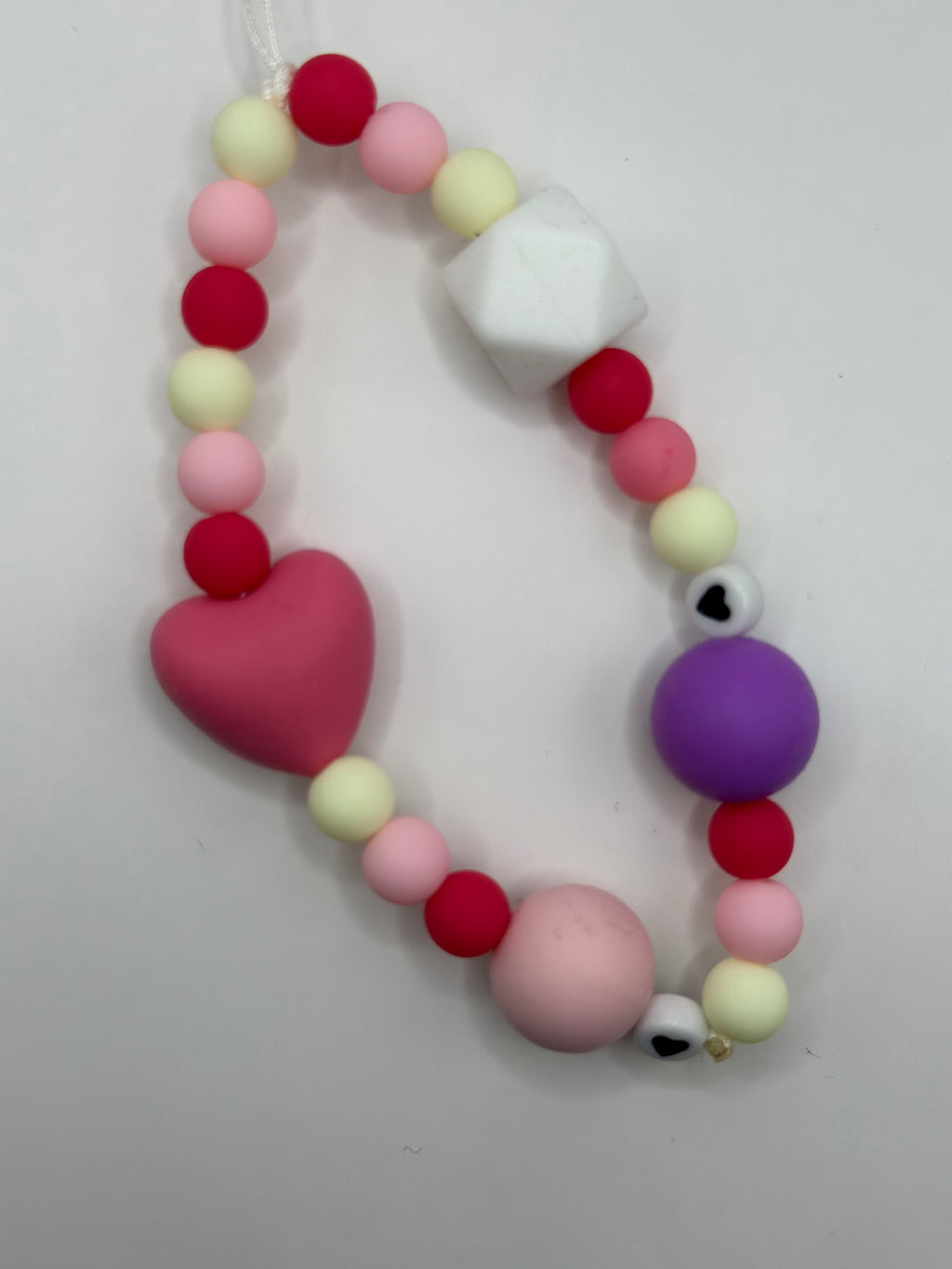 Bijou téléphone romantisme absolu perles roses cœurs délicats