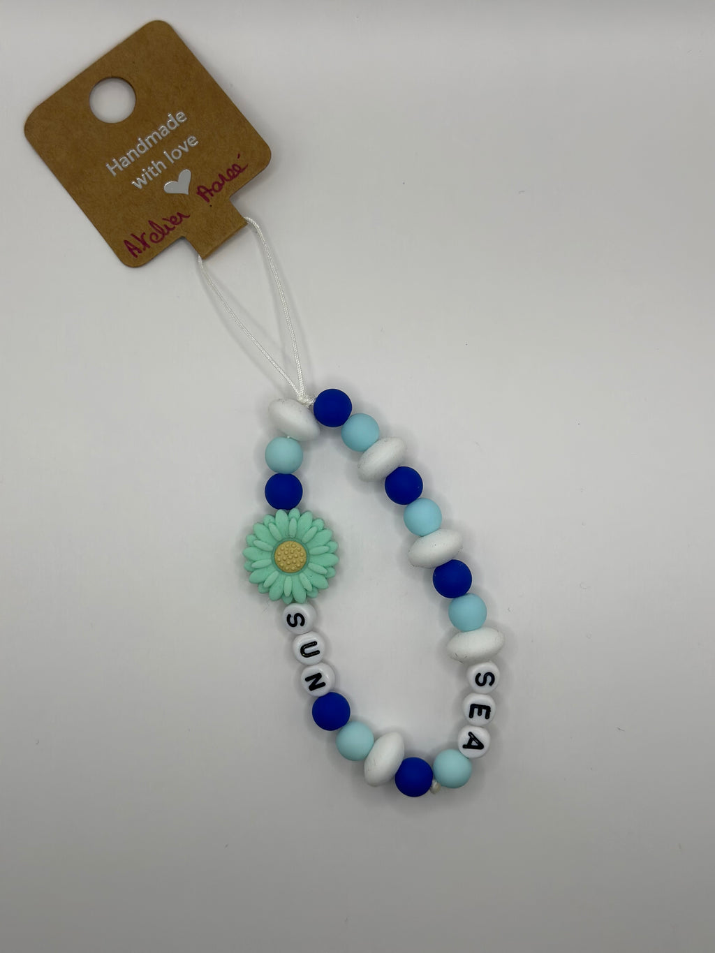 Bijou téléphone Blue Sea 18cm perles bleues marines inspiration océan Atelier Aorée