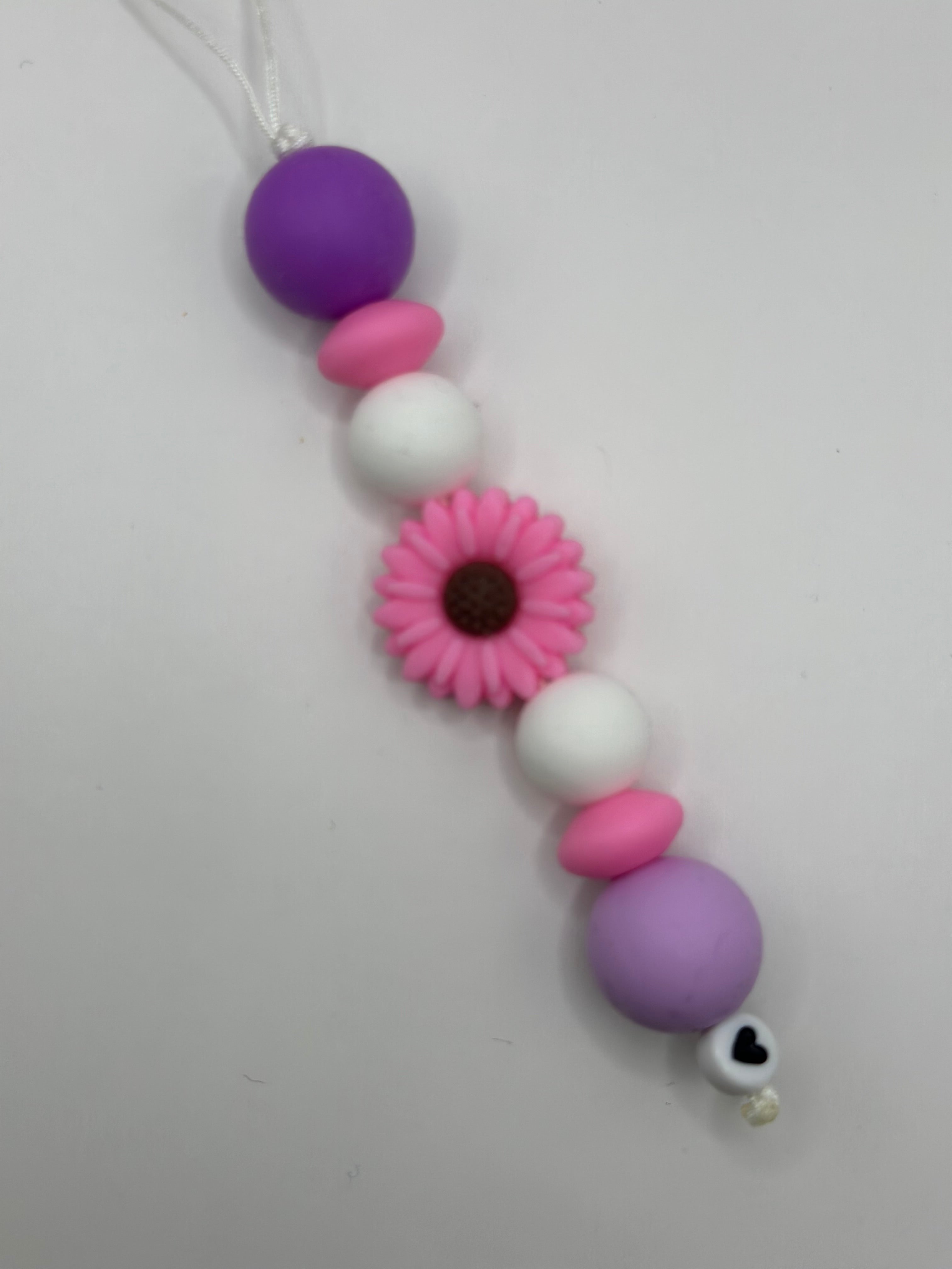 Bijou téléphone romantique bouquet fleurs perles délicates