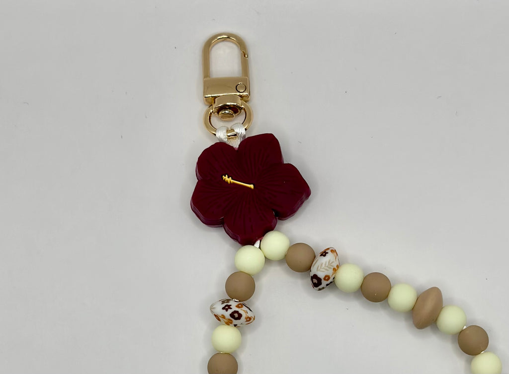  Détail bijou chaîne artisanal fleur automnale centrale fait main 