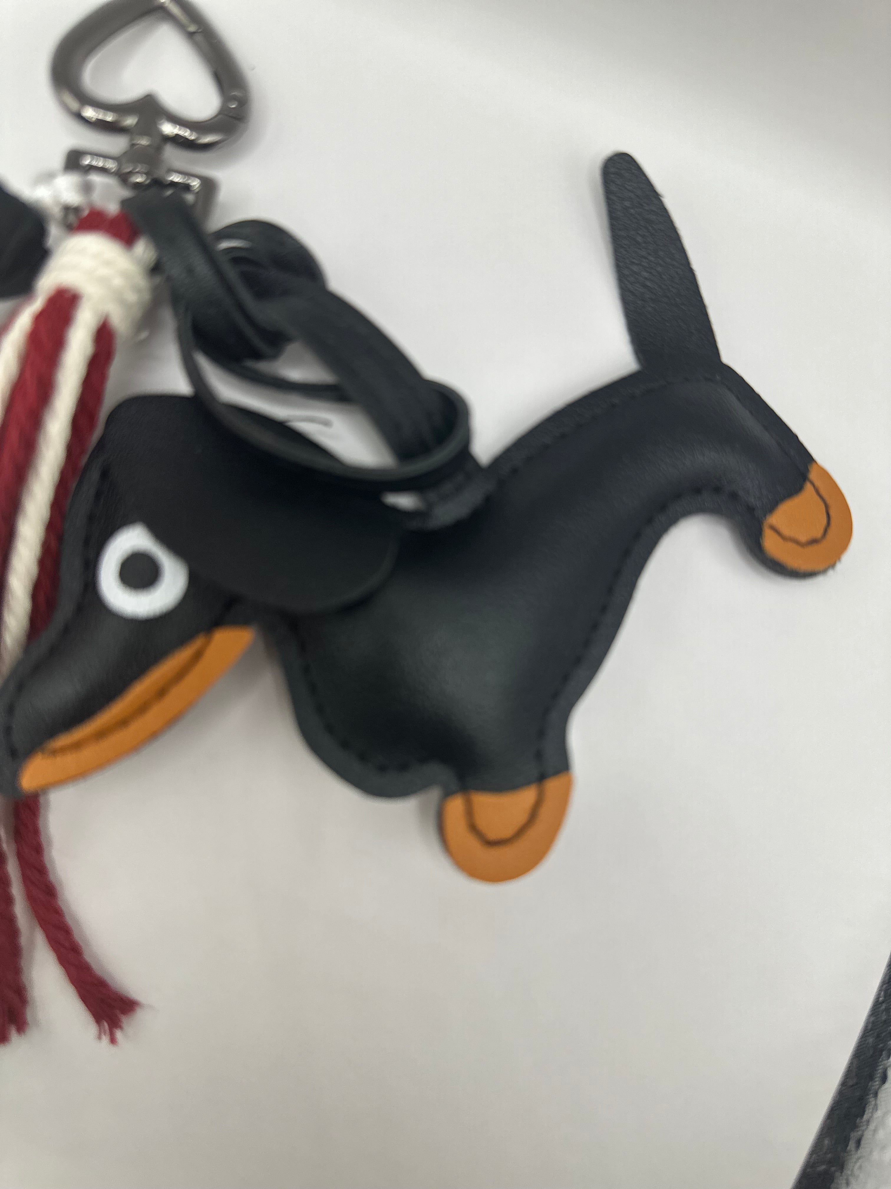 Bijou de Sac Teckel Noir Bordeaux - Fait Main France | Atelier Aorée