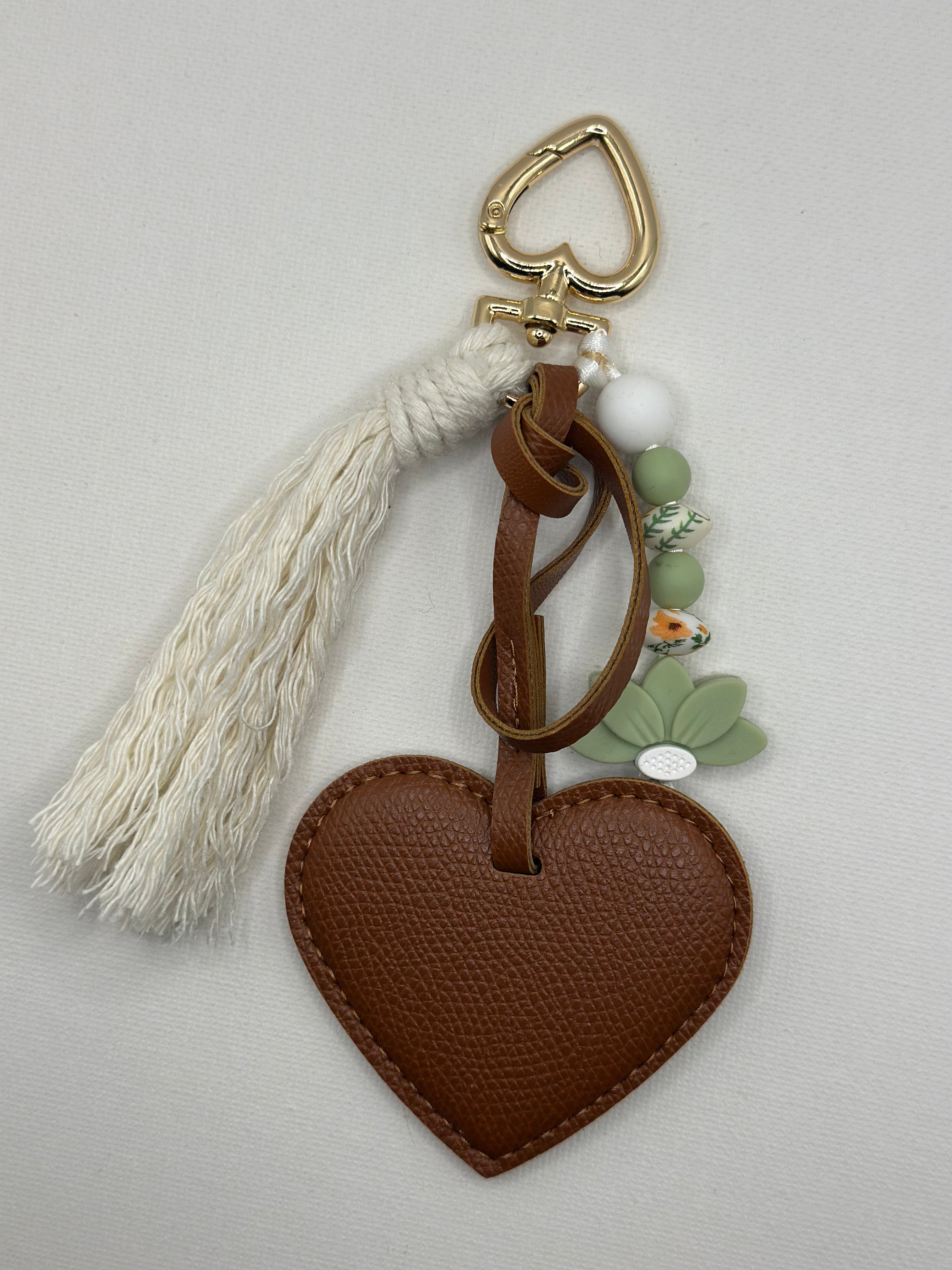 Bijou de Sac Cœur Marron - Fait Main France | Atelier Aorée