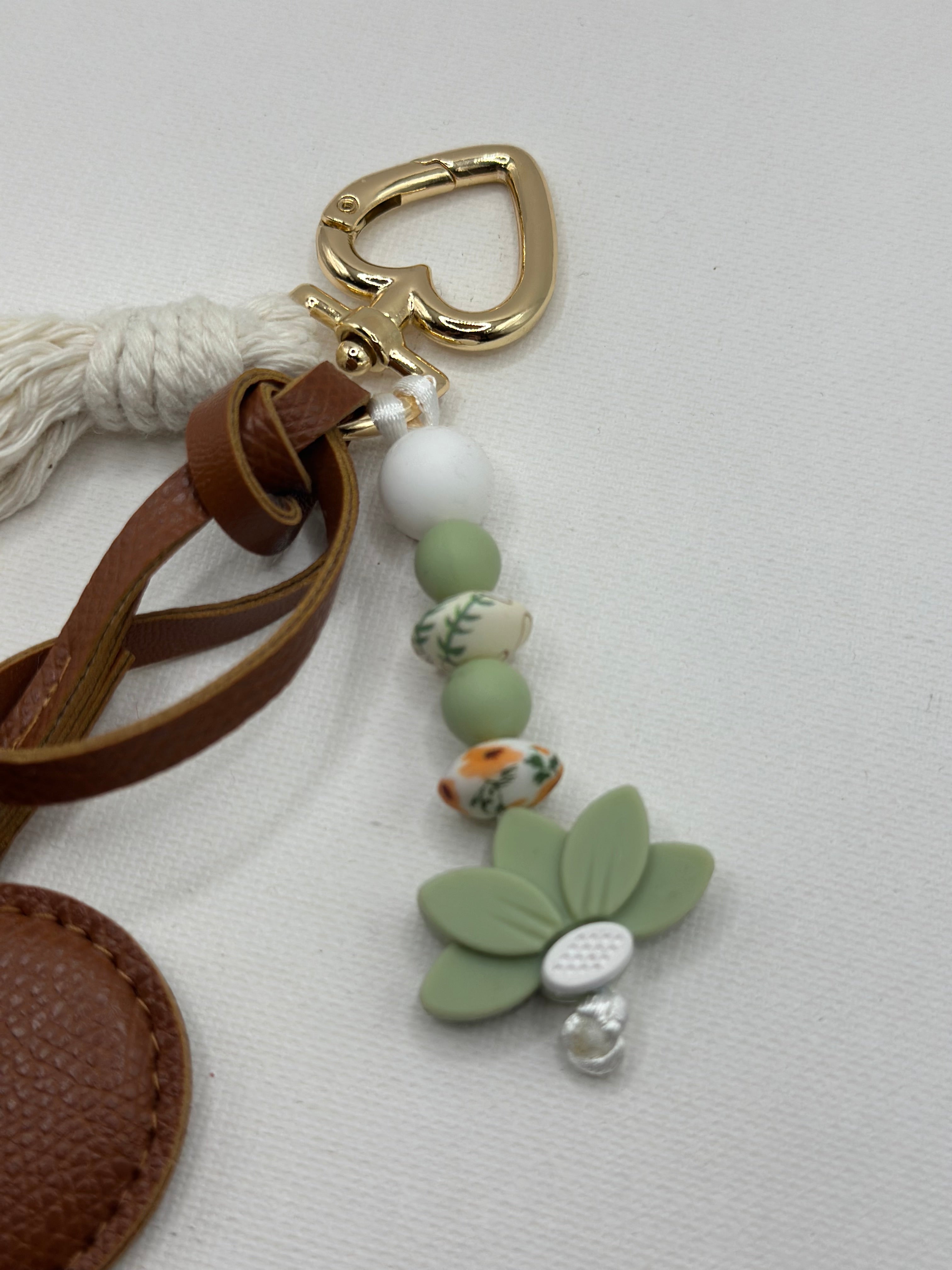 Bijou de Sac Cœur Marron - Fait Main France | Atelier Aorée