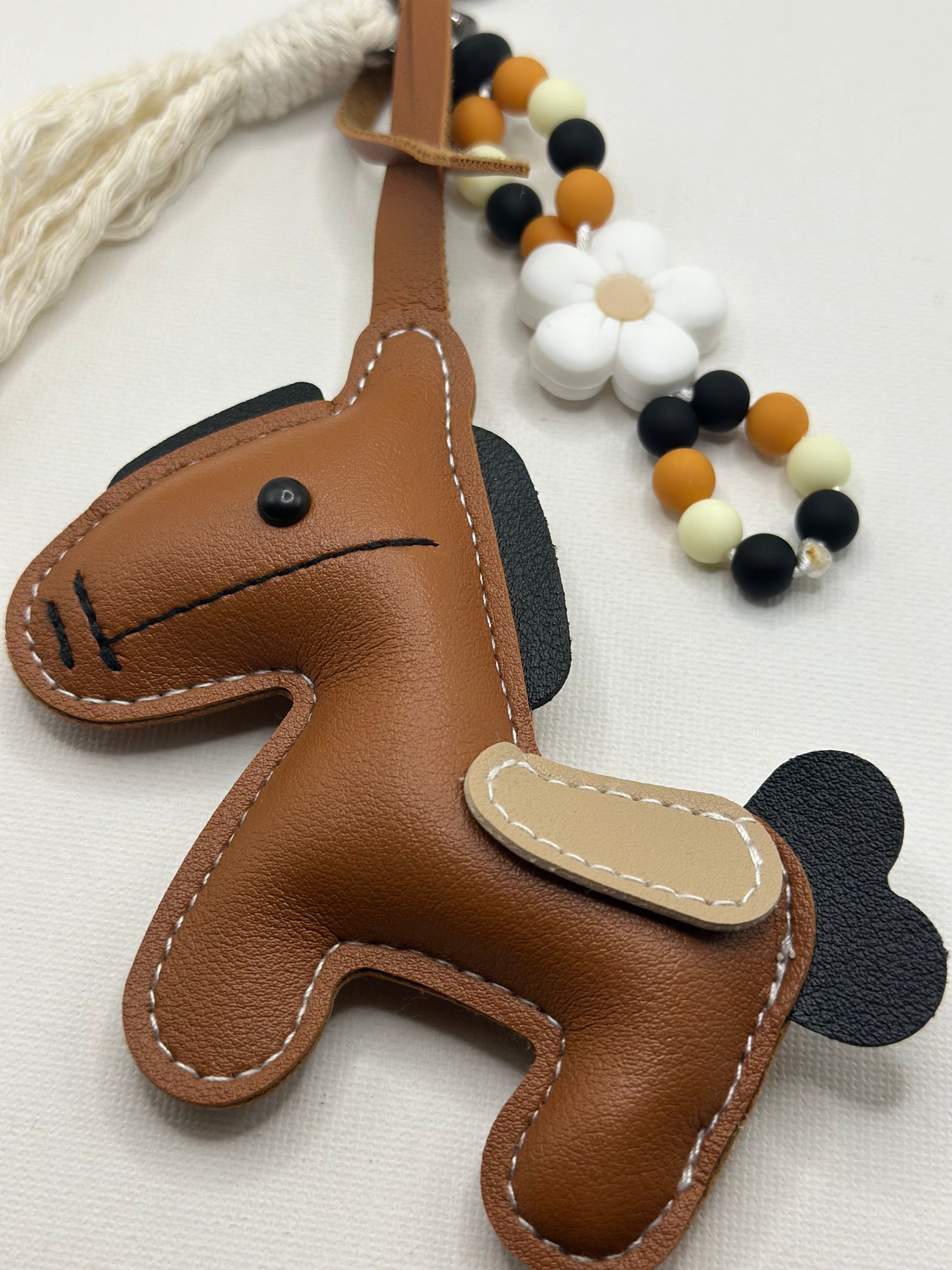 Bijou de Sac Cheval Marron & Fleur - Fait Main France | Atelier Aorée