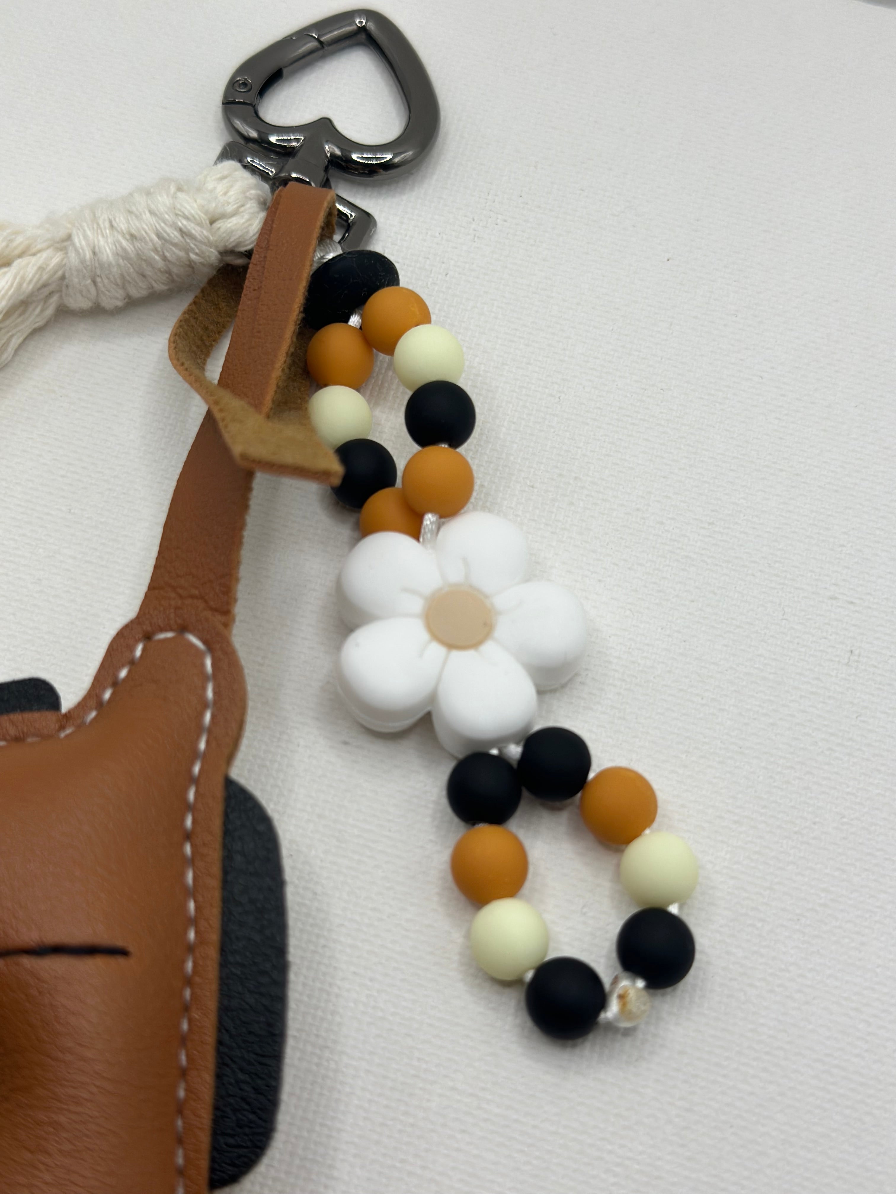 Bijou de Sac Cheval Marron & Fleur - Fait Main France | Atelier Aorée