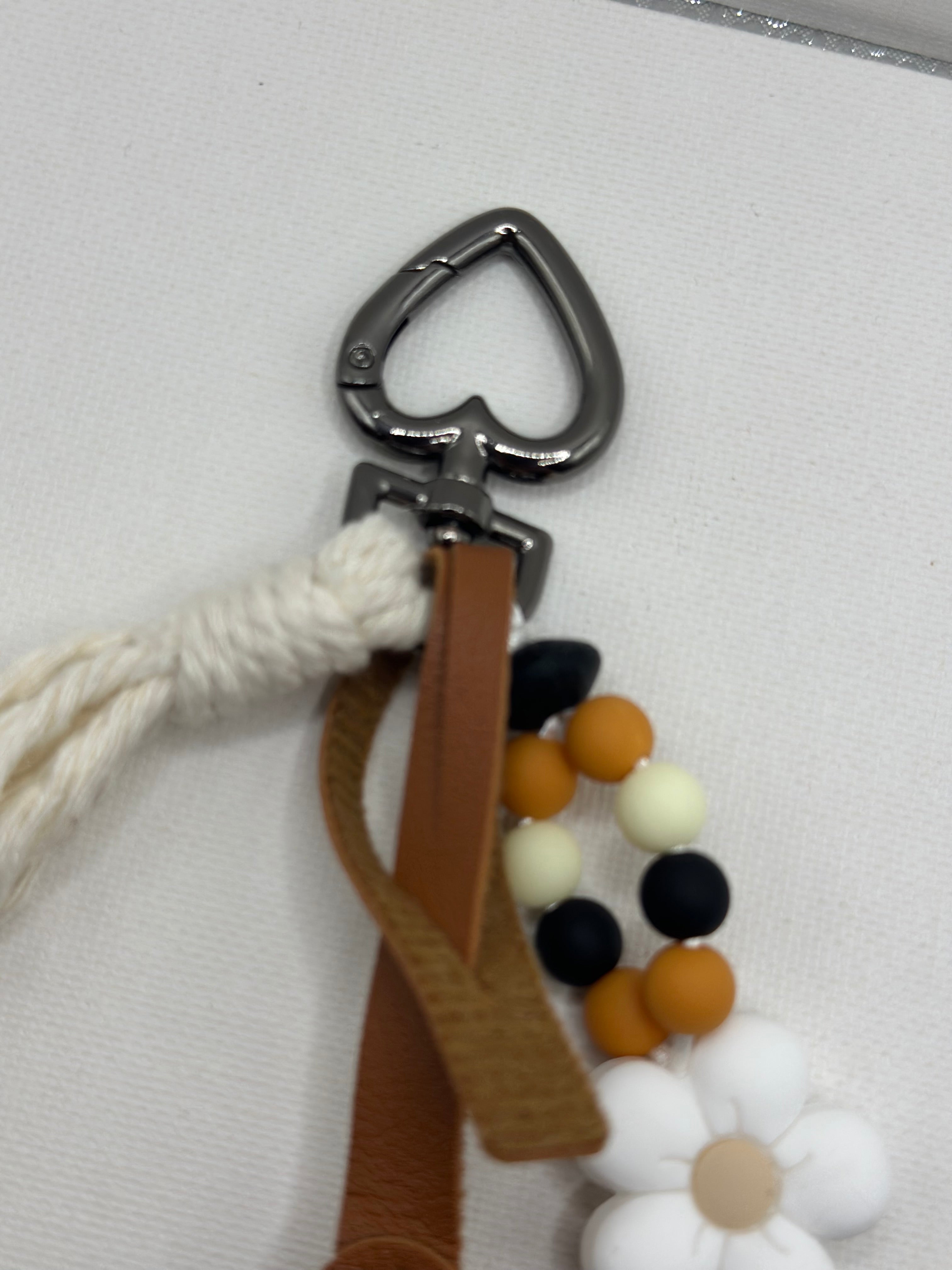 Bijou de Sac Cheval Marron & Fleur - Fait Main France | Atelier Aorée