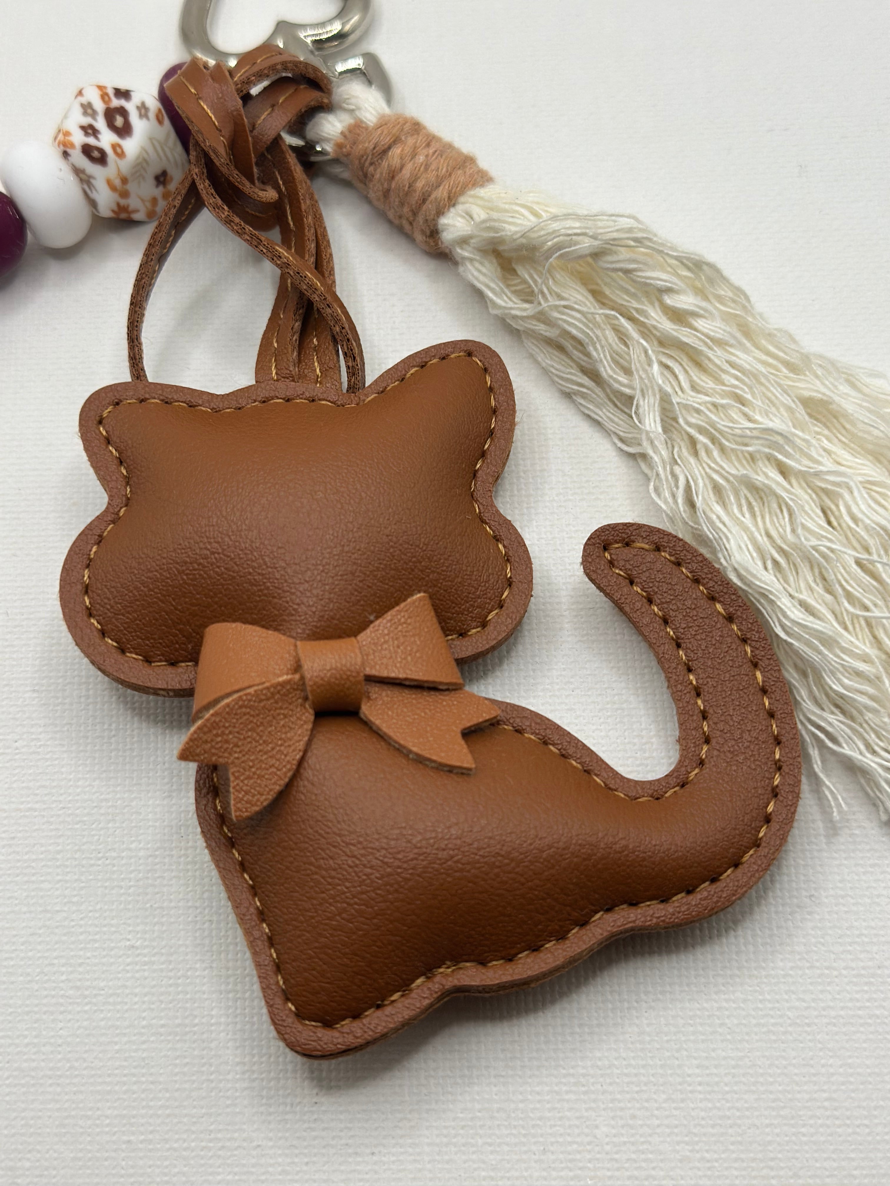 Bijou de Sac Chat Marron & Aubergine - Fait Main France | Atelier Aorée