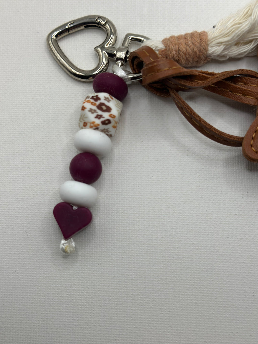 Bijou de Sac Chat Marron & Aubergine - Fait Main France | Atelier Aorée