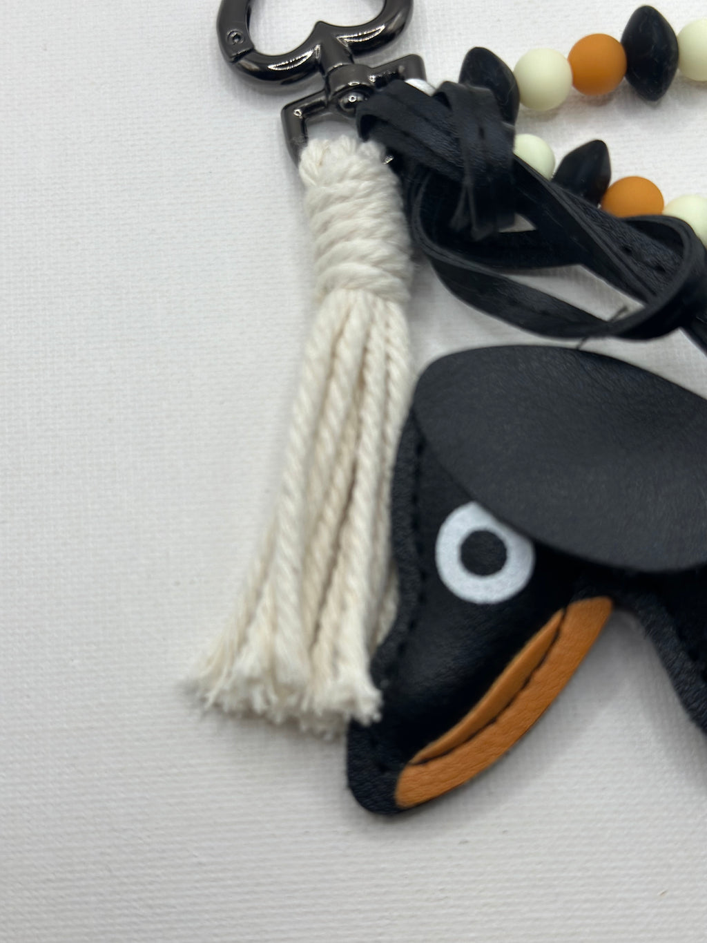 Bijou de Sac Teckel Noir & Marron - Fait Main France | Atelier Aorée