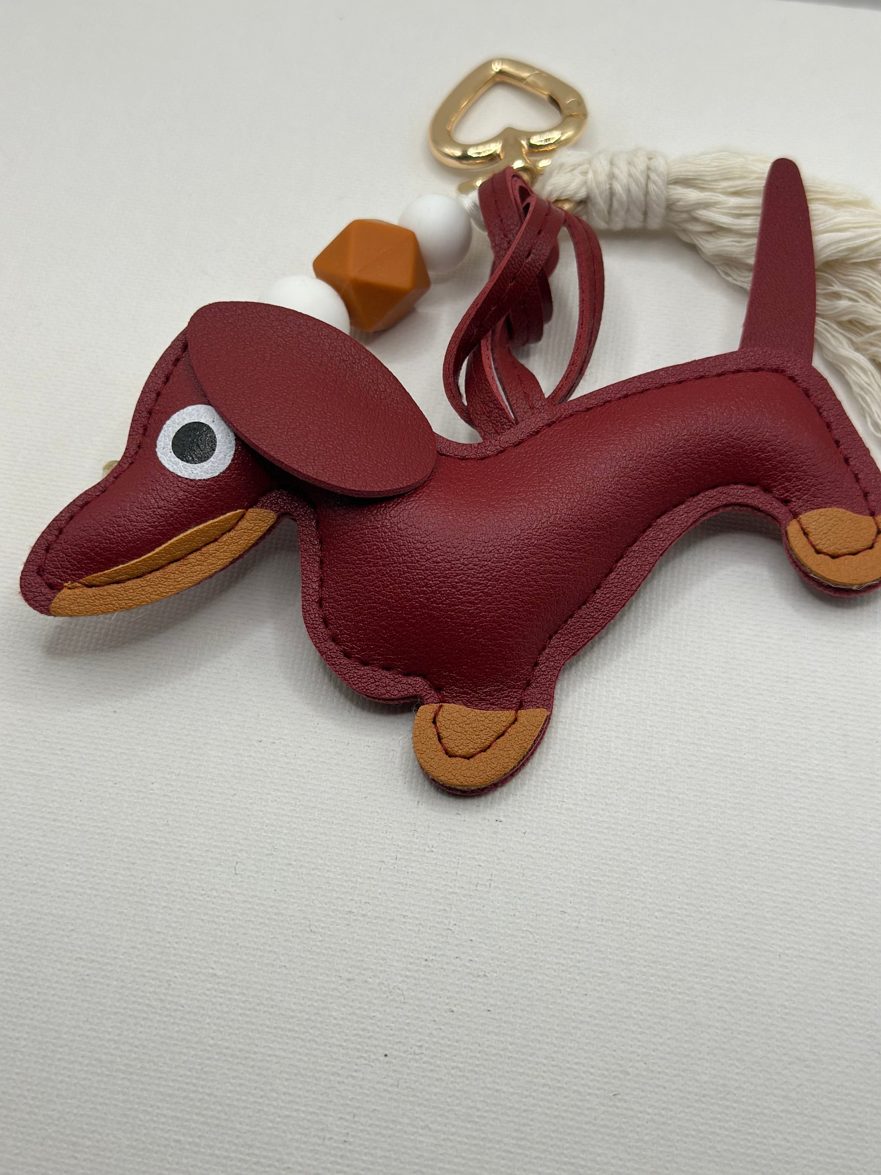 Bijou de Sac Teckel Bordeaux & Blanc - Fait Main France | Atelier Aorée