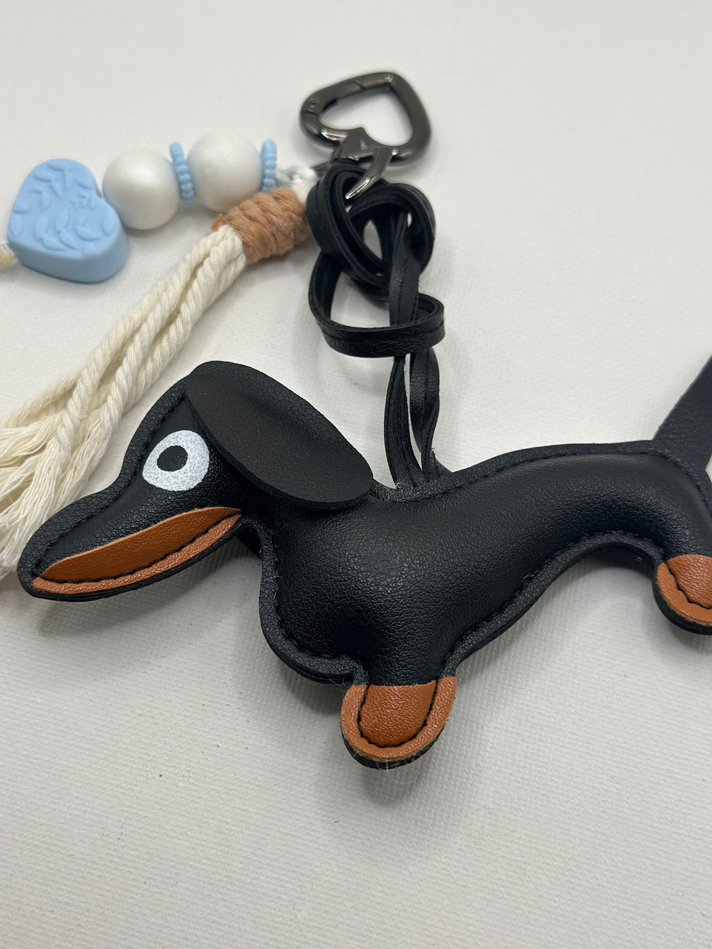 Bijou de Sac Teckel Noir & Bleu - Fait Main France | Atelier Aorée