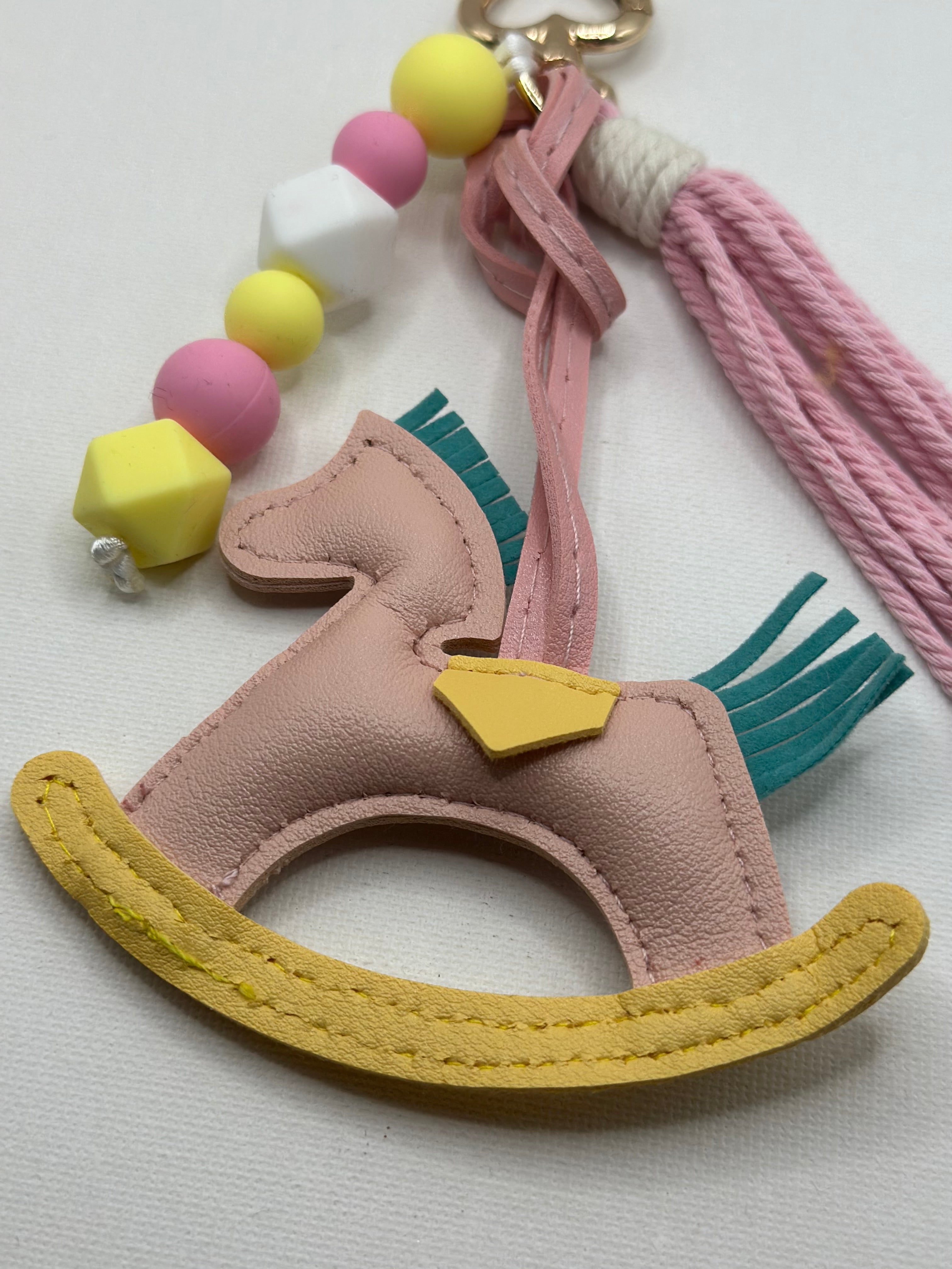 Bijou de Sac Cheval Jaune & Rose - Fait Main France | Atelier Aorée