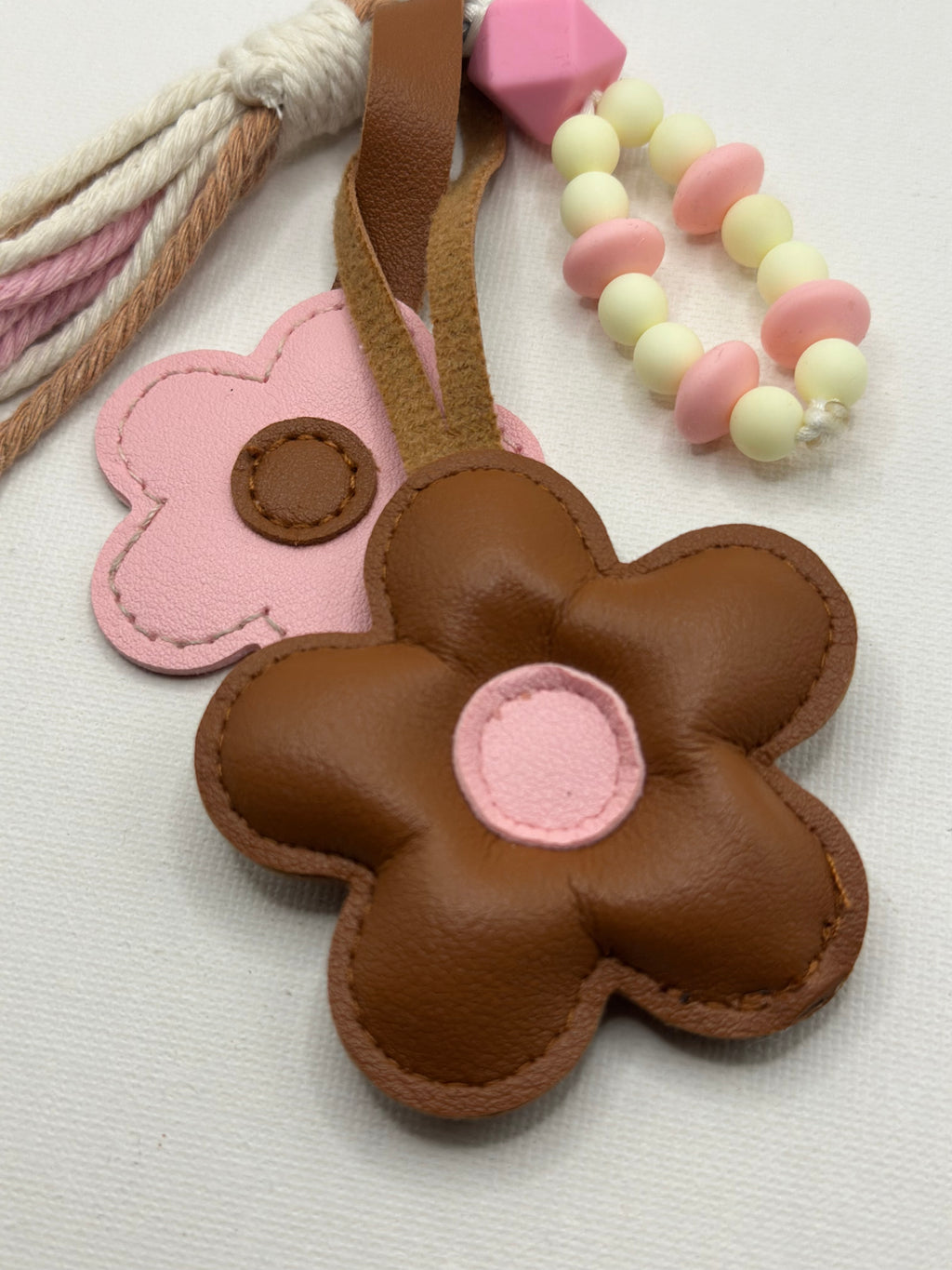 Bijou de Sac Fleur Brune et Rose - Fait Main France | Atelier Aorée