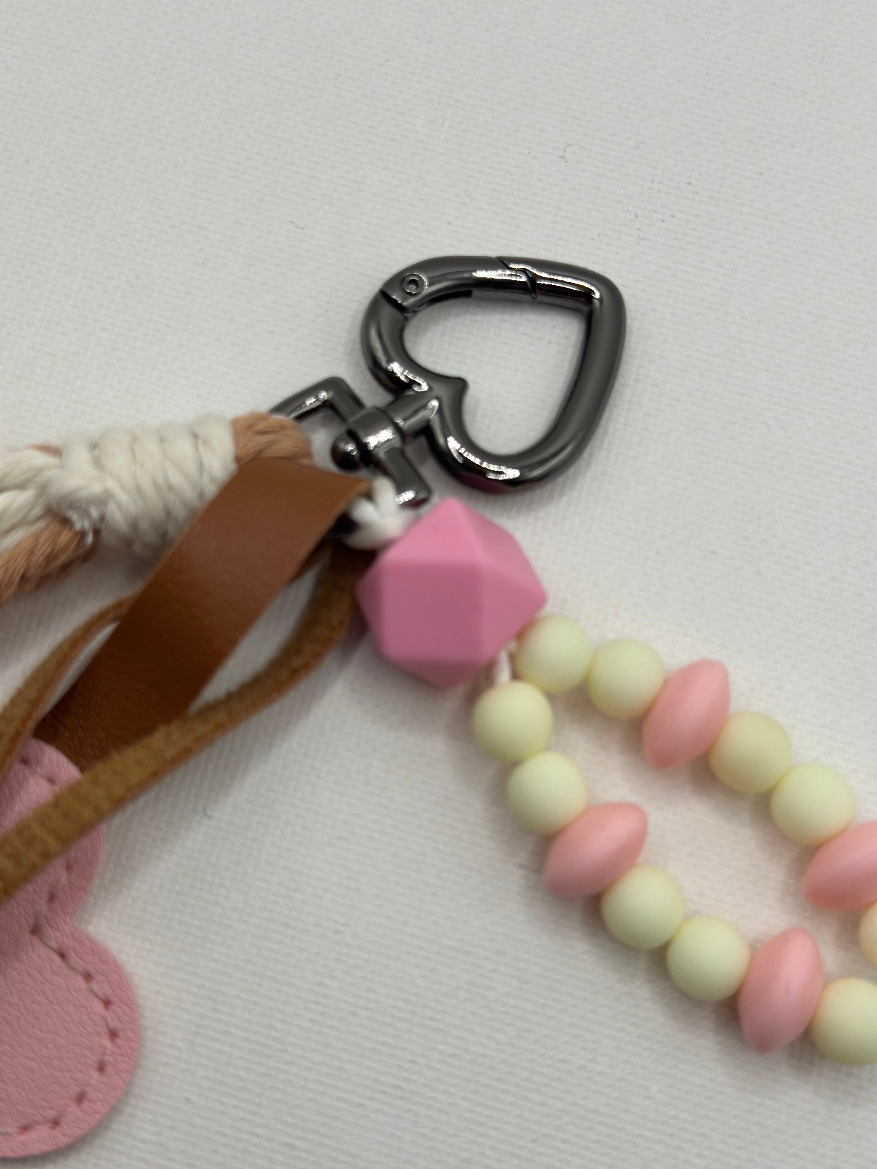 Bijou de Sac Fleur Brune et Rose - Fait Main France | Atelier Aorée