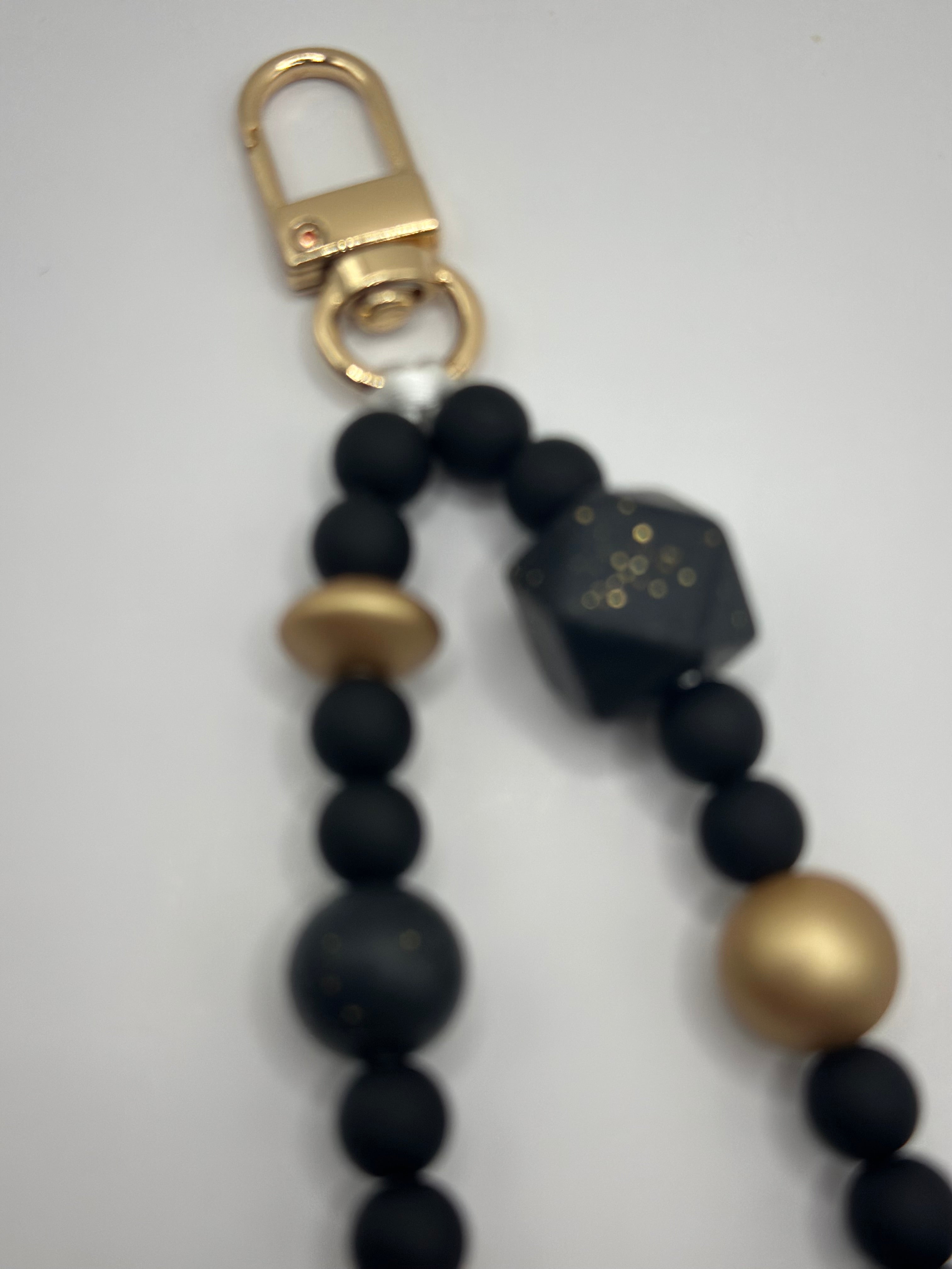 Chaine de Téléphone Noir & Doré - Fait Main France | Atelier Aorée