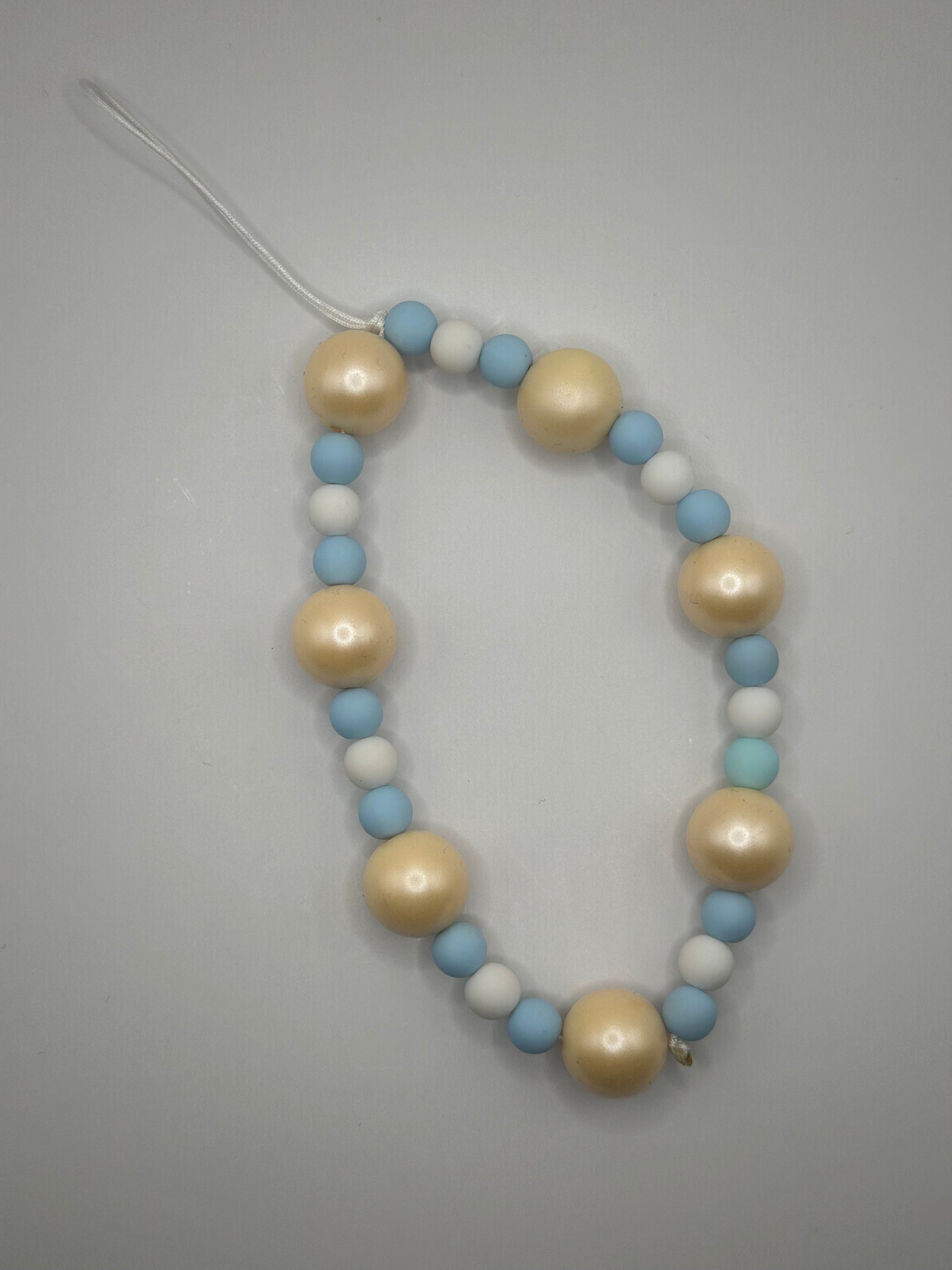 Cordon de Téléphone Bleu Ciel et Doré - Fait Main France | Atelier Aorée