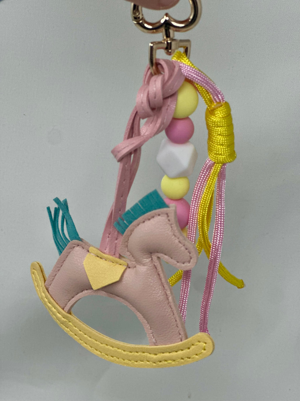 Le Grigri cheval Jaune & Rose - Atelier Aorée