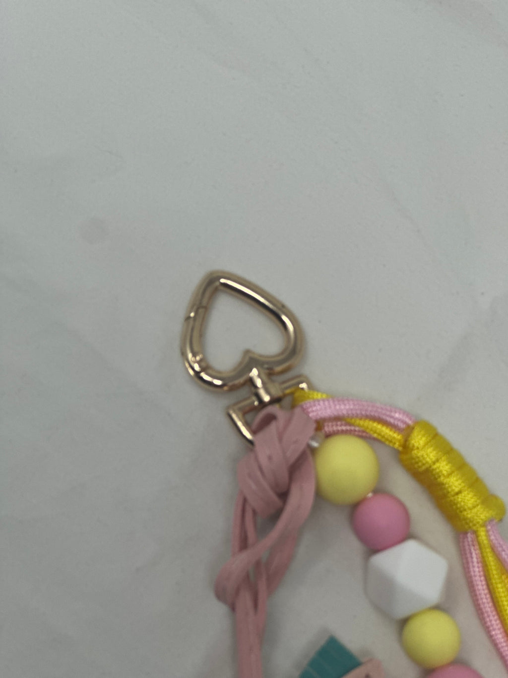 Le Grigri cheval Jaune & Rose - Atelier Aorée